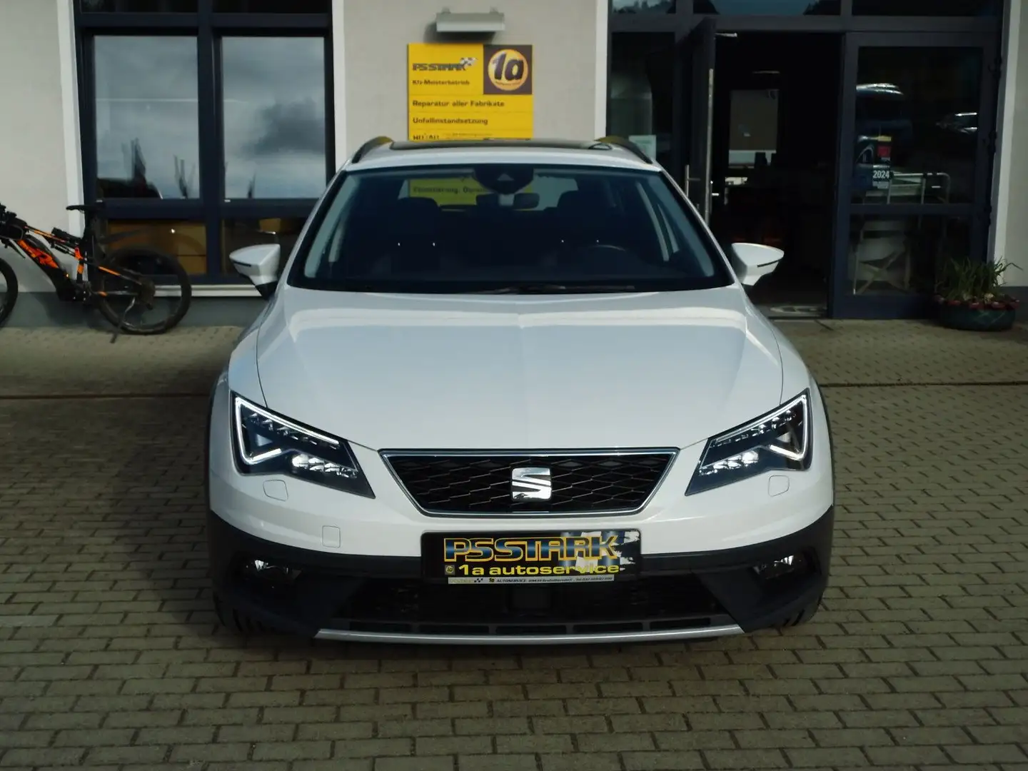 SEAT Leon ST X-Perience 4Drive,LED,NAVI Blanc - 1