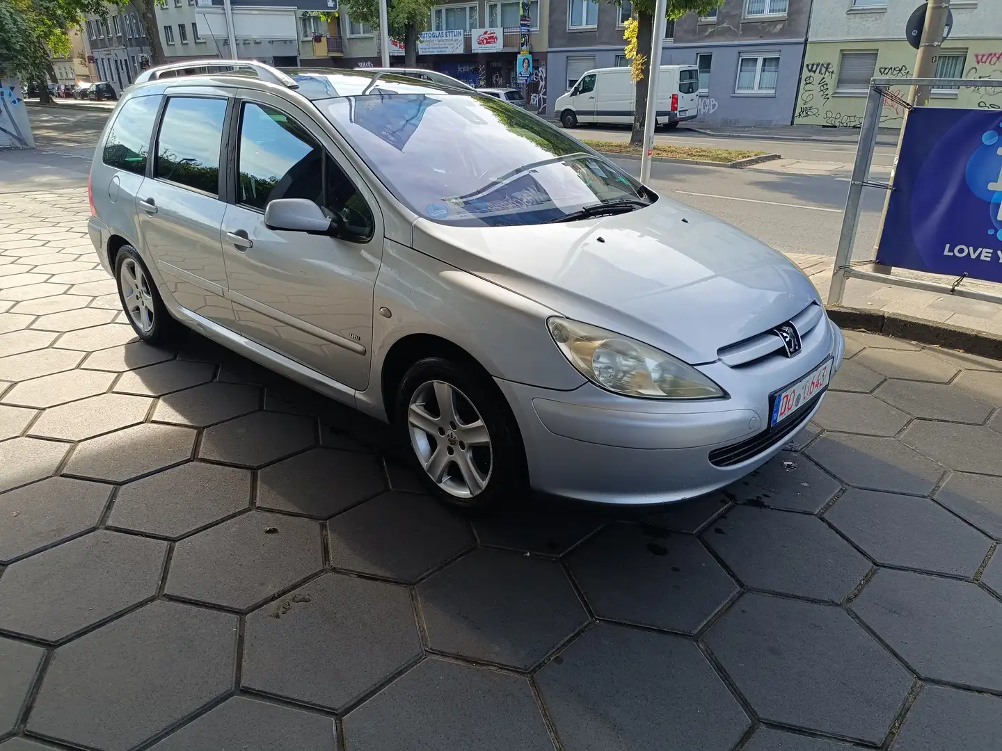 Peugeot 307 SW Premium erst 128000 Klima 1Hand Grau - 1