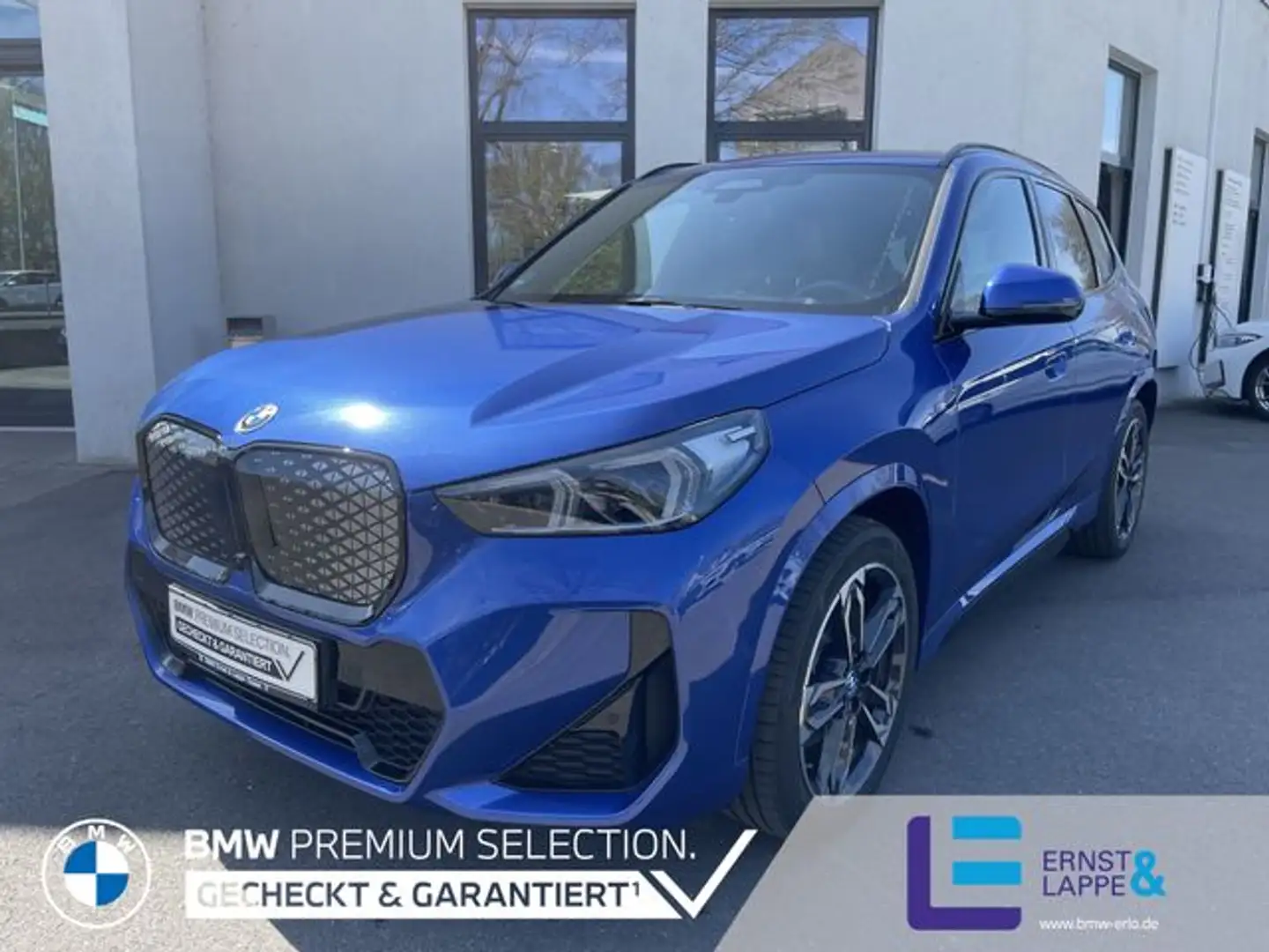 BMW iX1 xDrive30 M Sport || 0,25% Versteuerung 360° Pano A Blau - 1