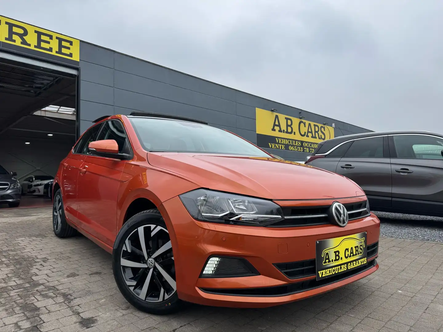 Volkswagen Polo 1.0i *GARANTIE 12MOIS* TOIT OUVRANT,ETC* Orange - 1