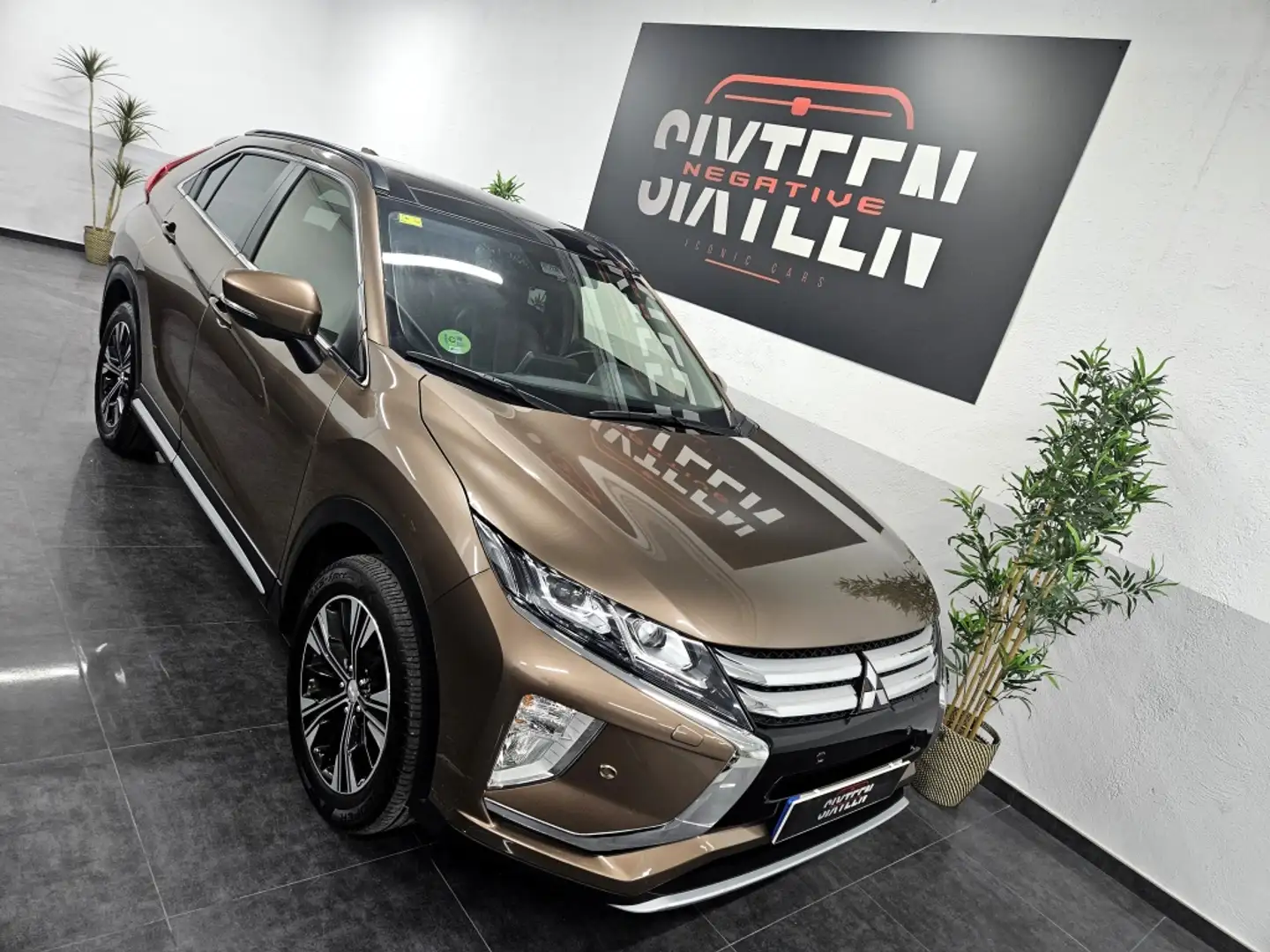Mitsubishi Eclipse Cross 150 T Kaiteki 4WD 8CVT Marrón - 1