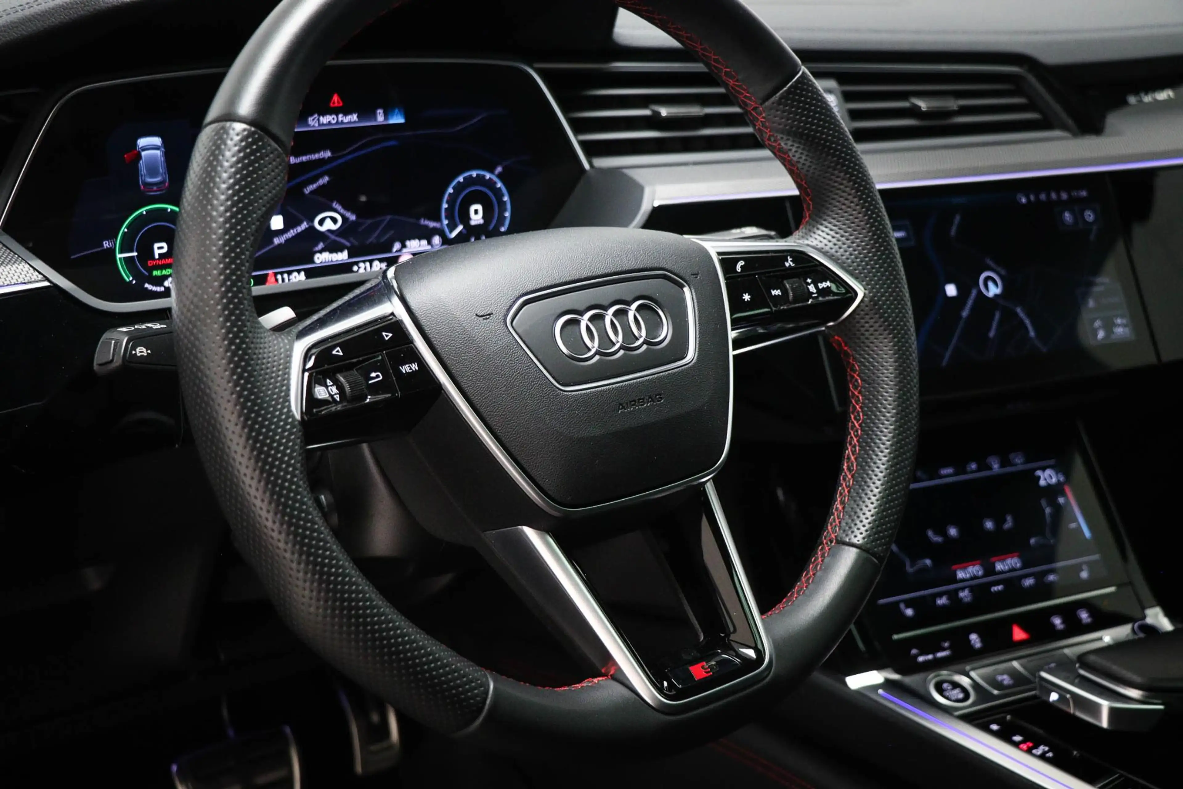 Audi Q8 e-tron 55 quattro Advanced Edition 115 kWh | PANORAMADAK — photo 38