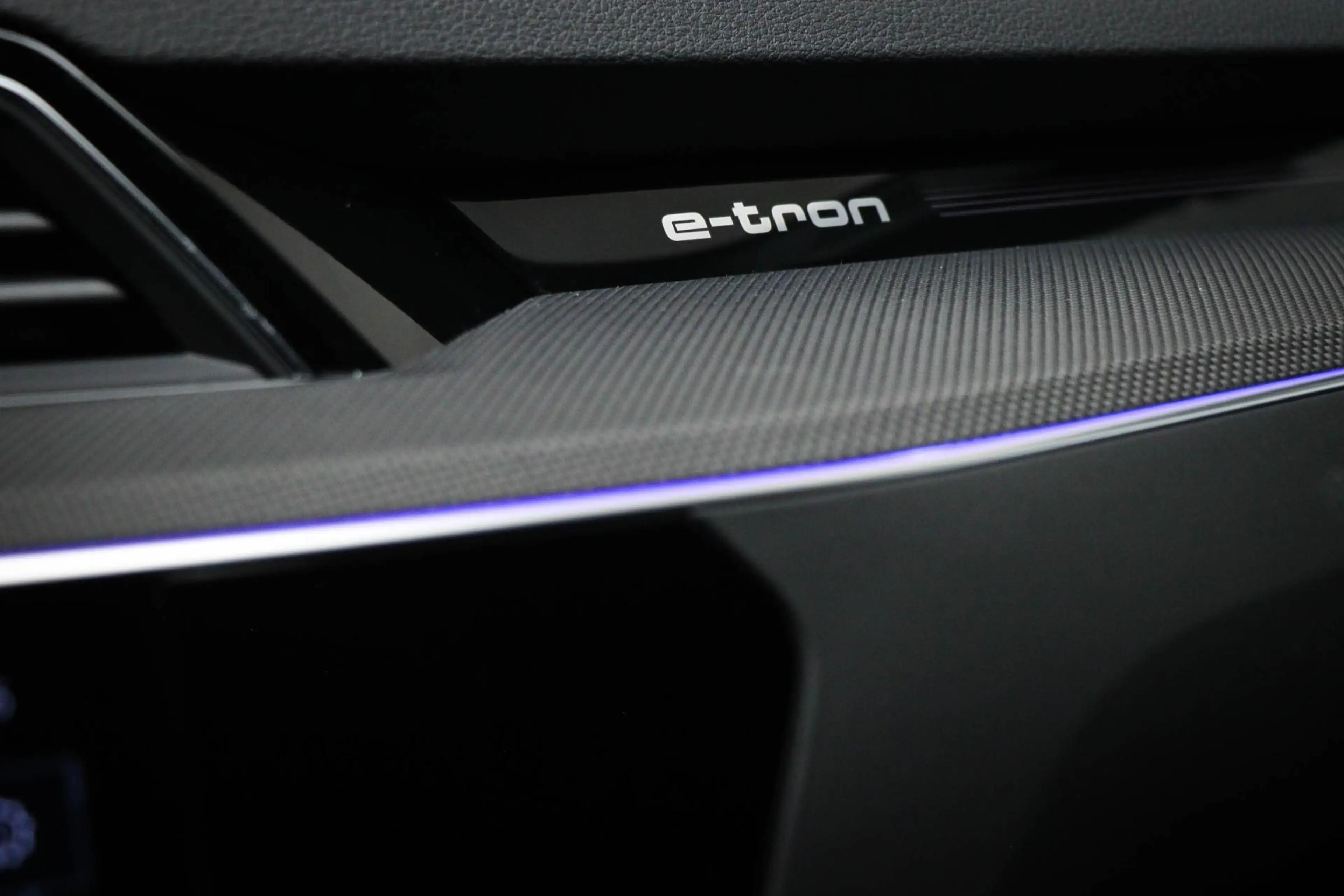 Audi Q8 e-tron 55 quattro Advanced Edition 115 kWh | PANORAMADAK — photo 43