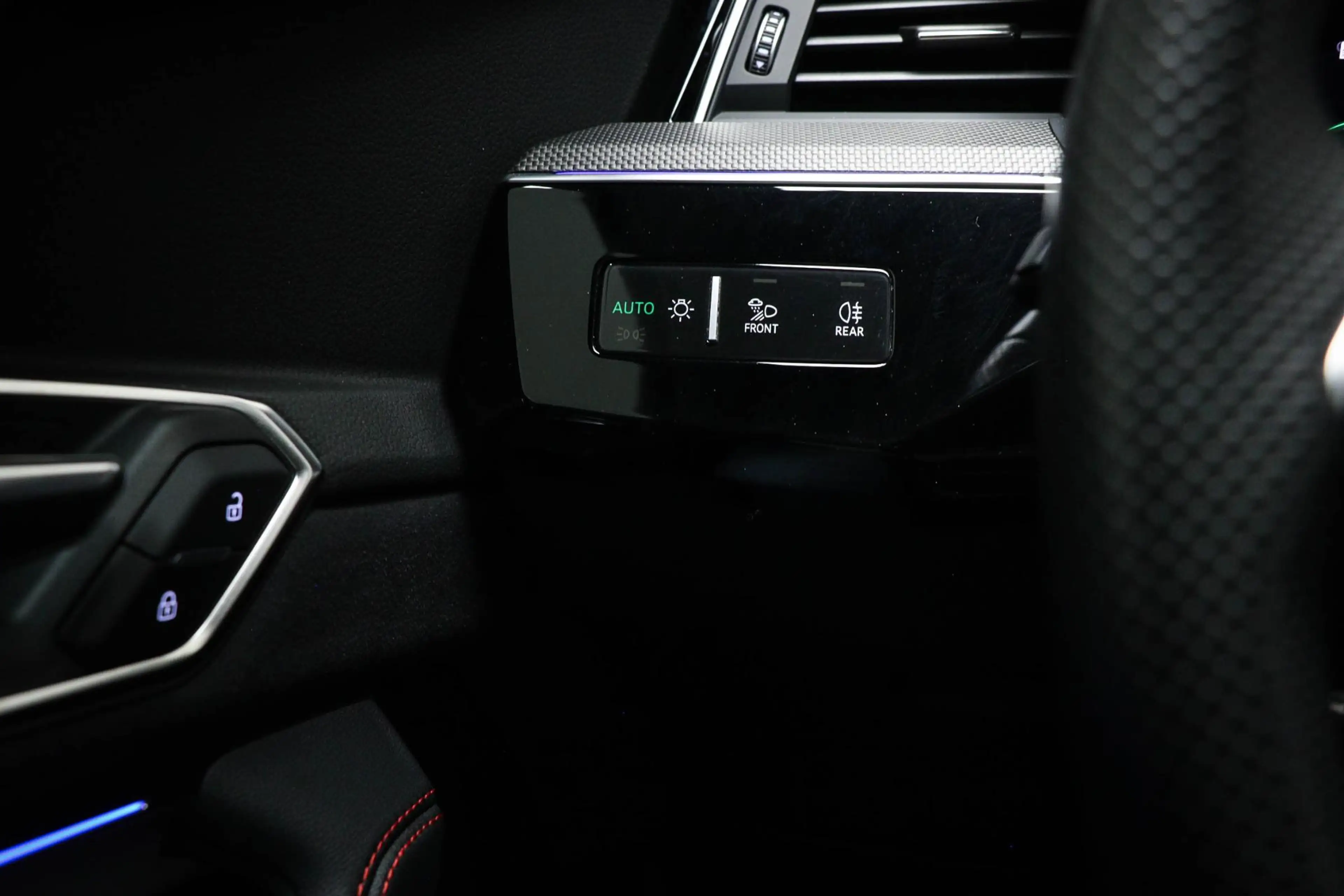 Audi Q8 e-tron 55 quattro Advanced Edition 115 kWh | PANORAMADAK — photo 37