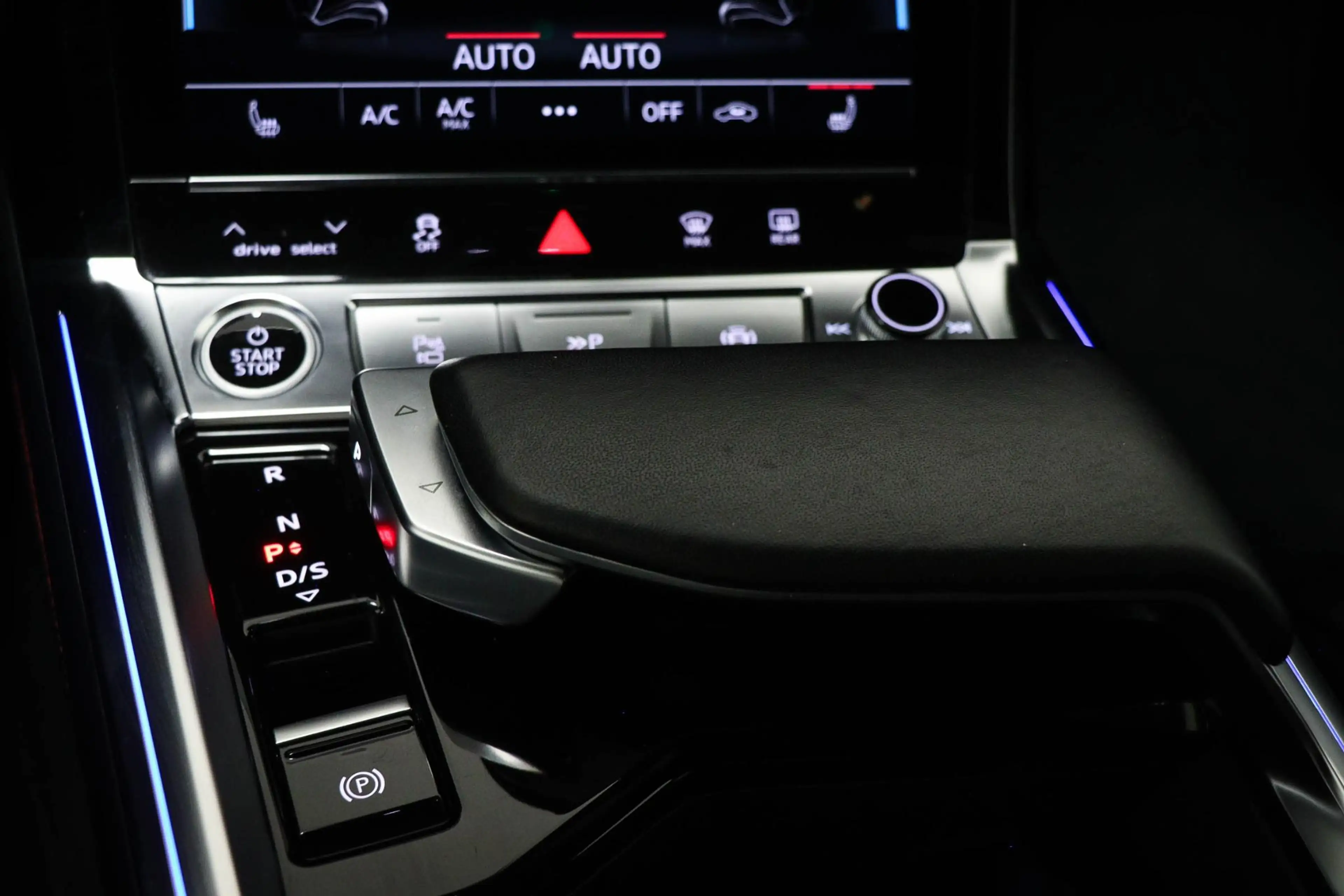 Audi Q8 e-tron 55 quattro Advanced Edition 115 kWh | PANORAMADAK — photo 45