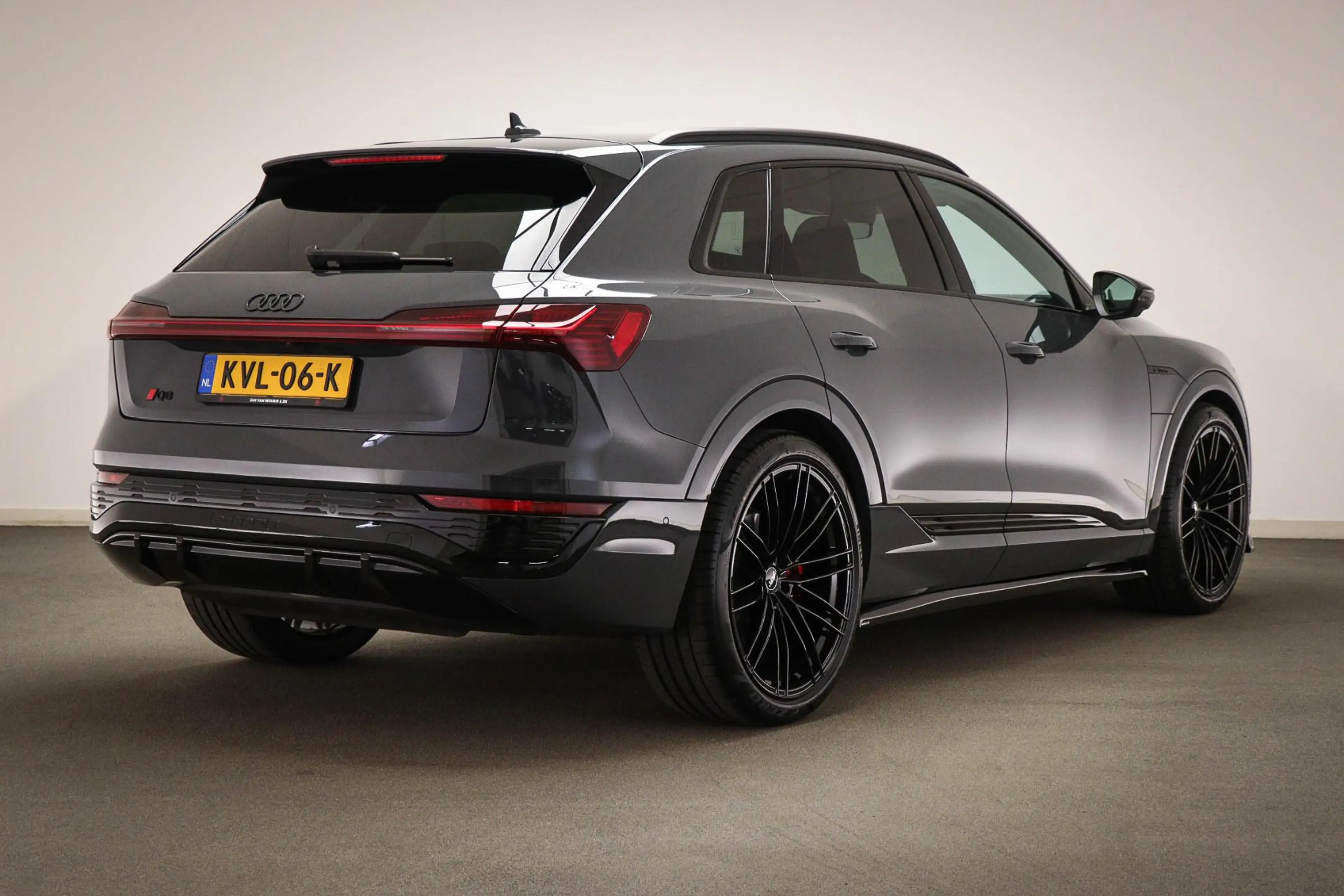 Audi Q8 e-tron 55 quattro Advanced Edition 115 kWh | PANORAMADAK — photo 2