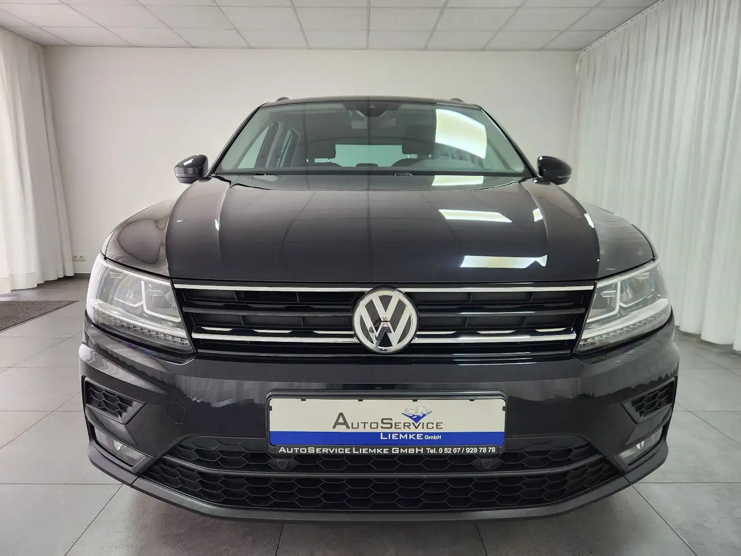 Volkswagen Tiguan Comfortline DSG AHK ACC LED NAVI TEL SHZ Schwarz - 2