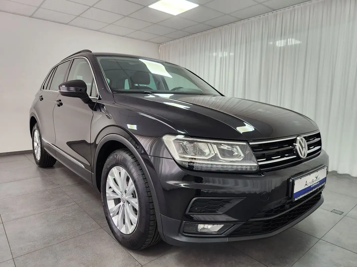 Volkswagen Tiguan Comfortline DSG AHK ACC LED NAVI TEL SHZ Schwarz - 1