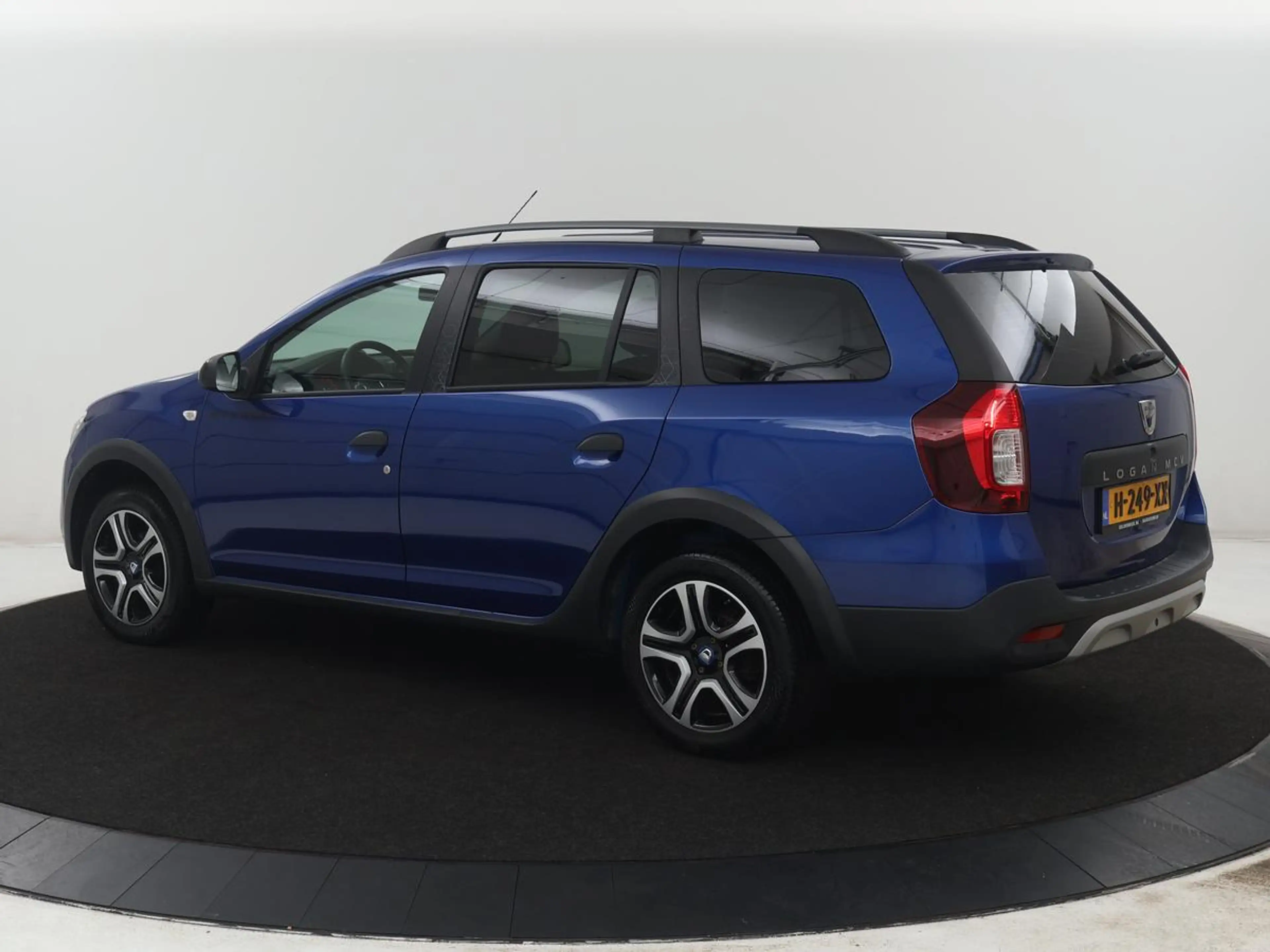 Dacia Logan MCV 1.0 TCe Bi-Fuel Stepway Serie Limitee 15th Ann — photo 2