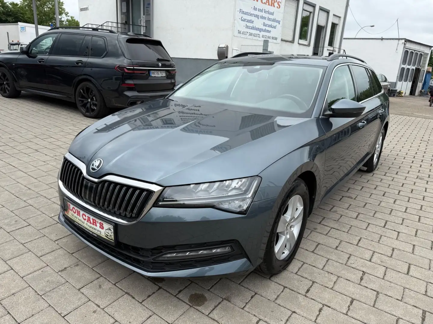 Skoda Superb Combi Ambition/Navi7LED/AHK/Erster H/TOP Gris - 1