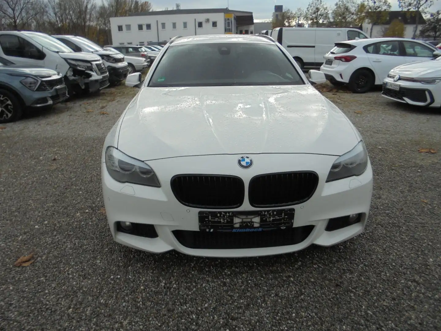 BMW 525 d Touring Sportaut. ~ /// M-Paket von Werk Weiß - 2