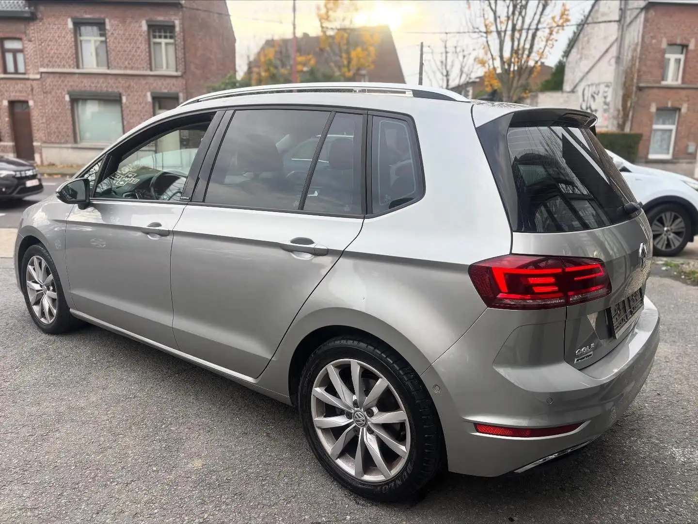 Volkswagen Golf Sportsvan Golf Sportsvan 1.0 TSI BMT Trendline DSG Silber - 2