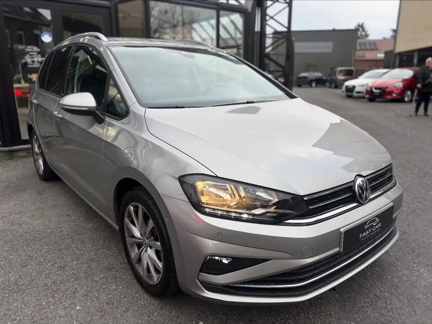 Volkswagen Golf Sportsvan Golf Sportsvan 1.0 TSI BMT Trendline DSG Silber - 1