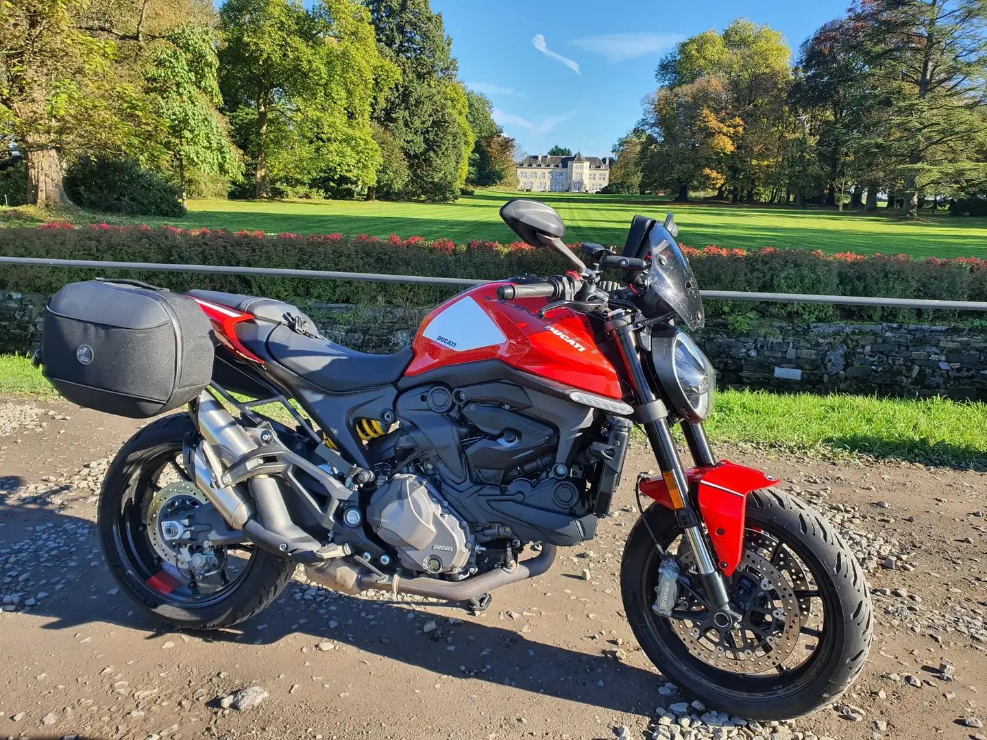 Ducati Monster 937 visible chez Ducati sambreville Rood - 1