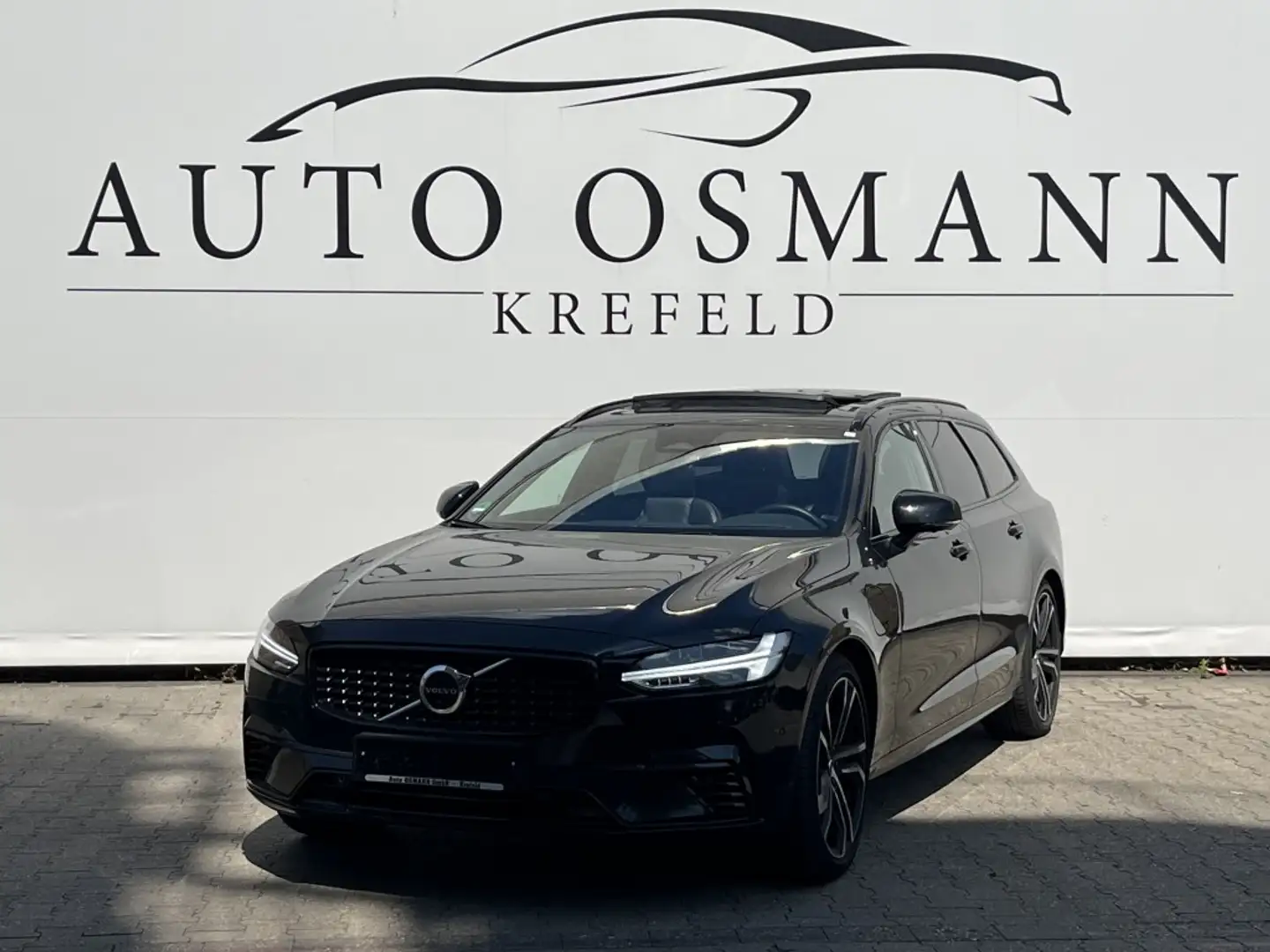Volvo V90 R Design Recharge Plug-In Hybrid AWD PANO Schwarz - 1
