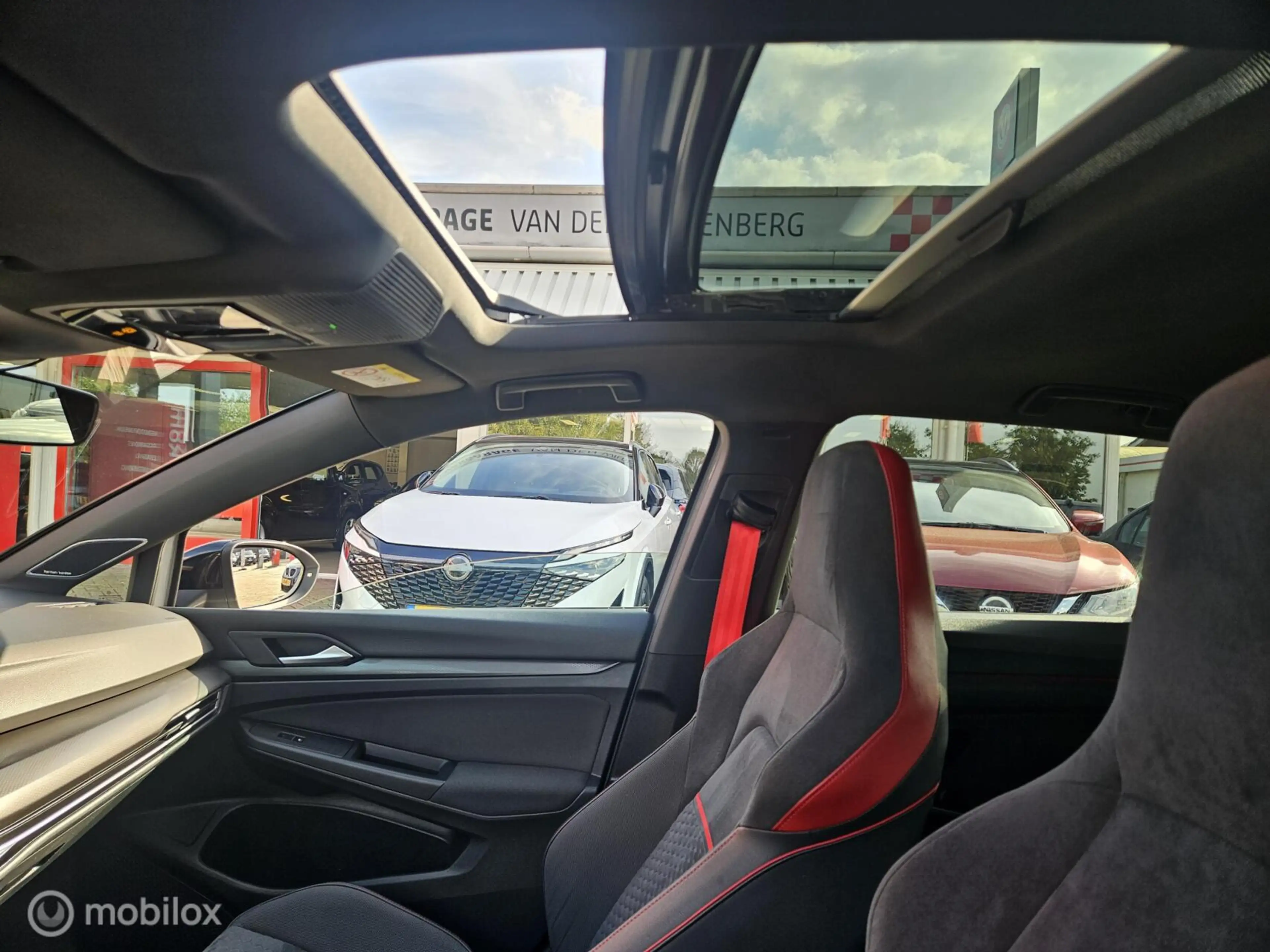 Volkswagen Golf GTI 2.0 TSI — photo 13