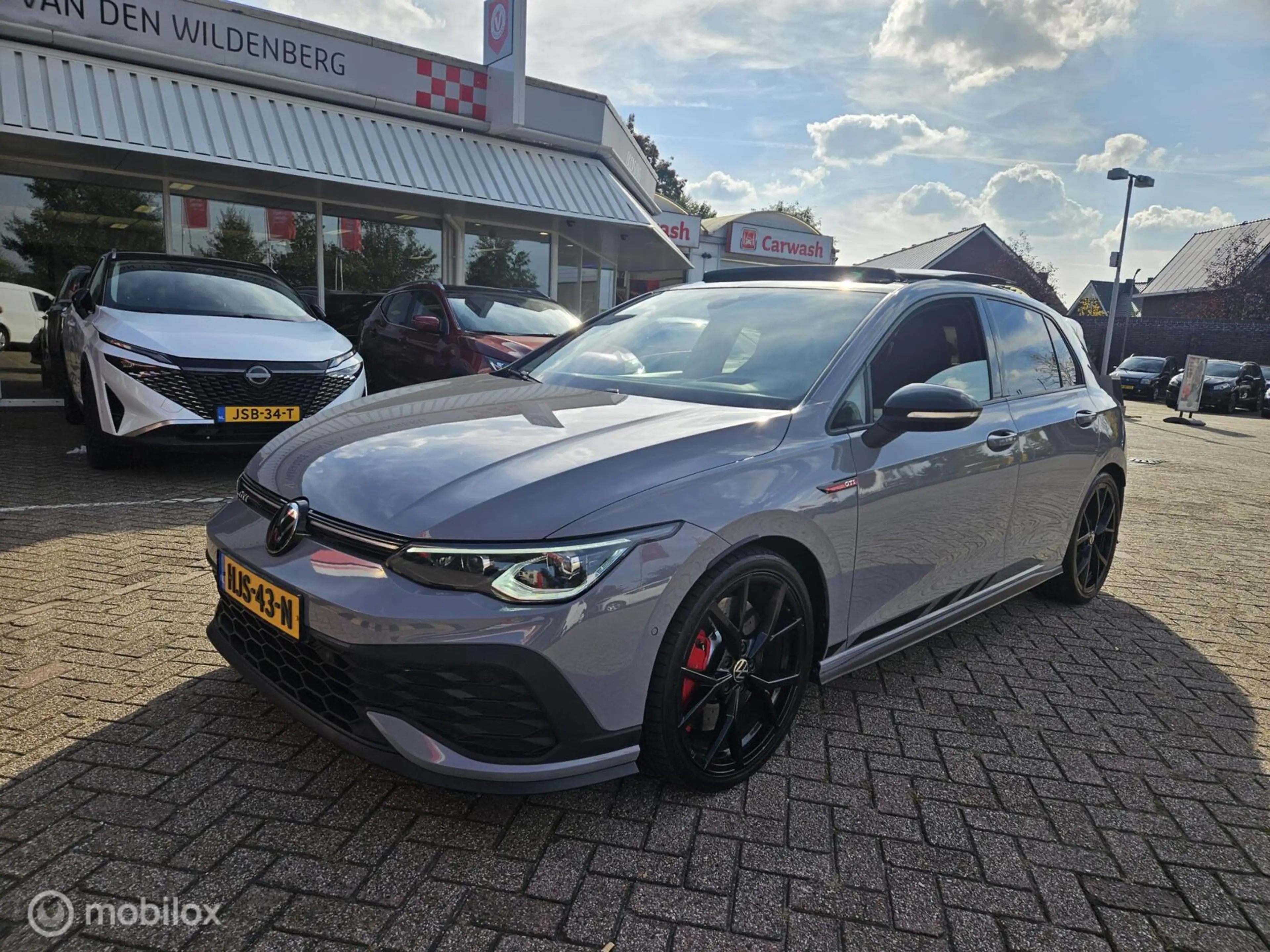 Volkswagen Golf GTI 2.0 TSI — photo 2