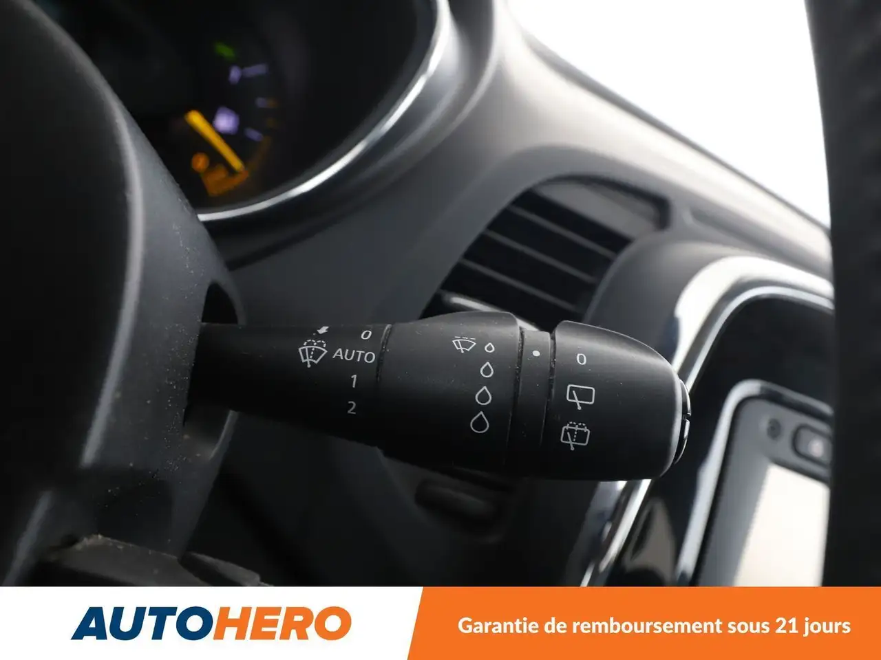 Renault Captur — photo 25