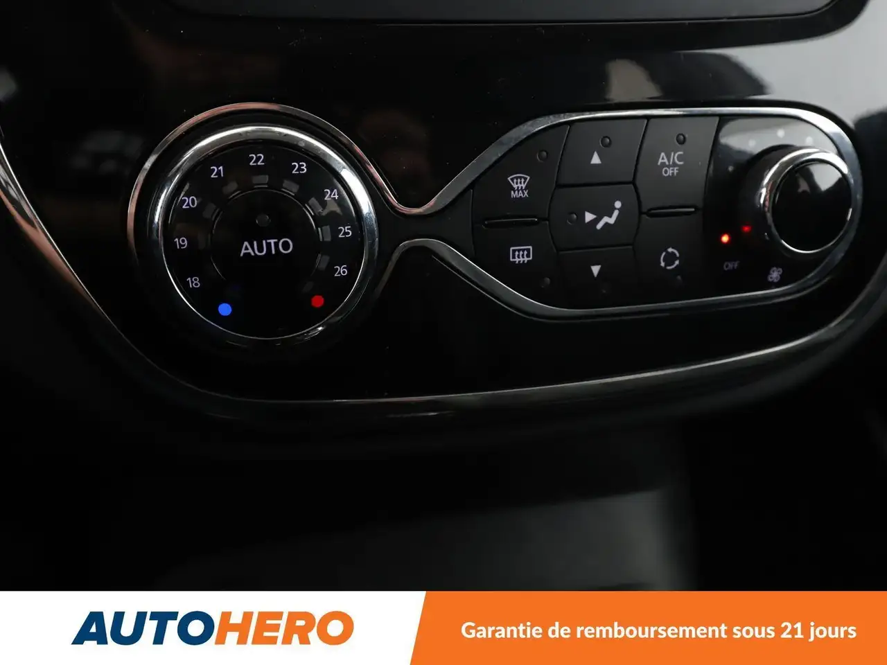 Renault Captur — photo 23