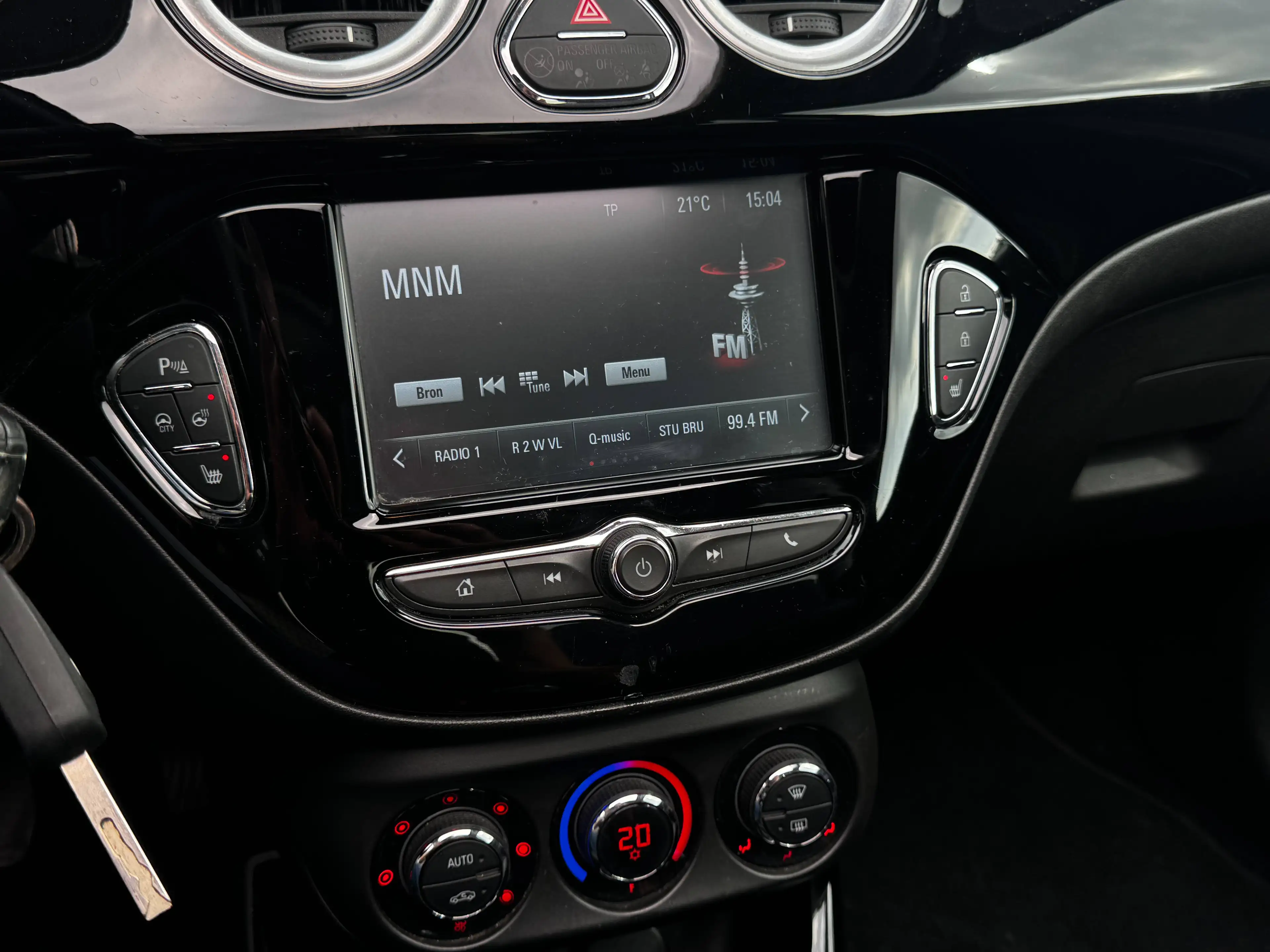 Opel Adam 1.2i Open Air - CARPLAY - CAPTEURS - AIRCO - SIEGES/VOLANT CHAUFFANT - CRUISE CONTROL - GARANTIE 12 MOIS — photo 15