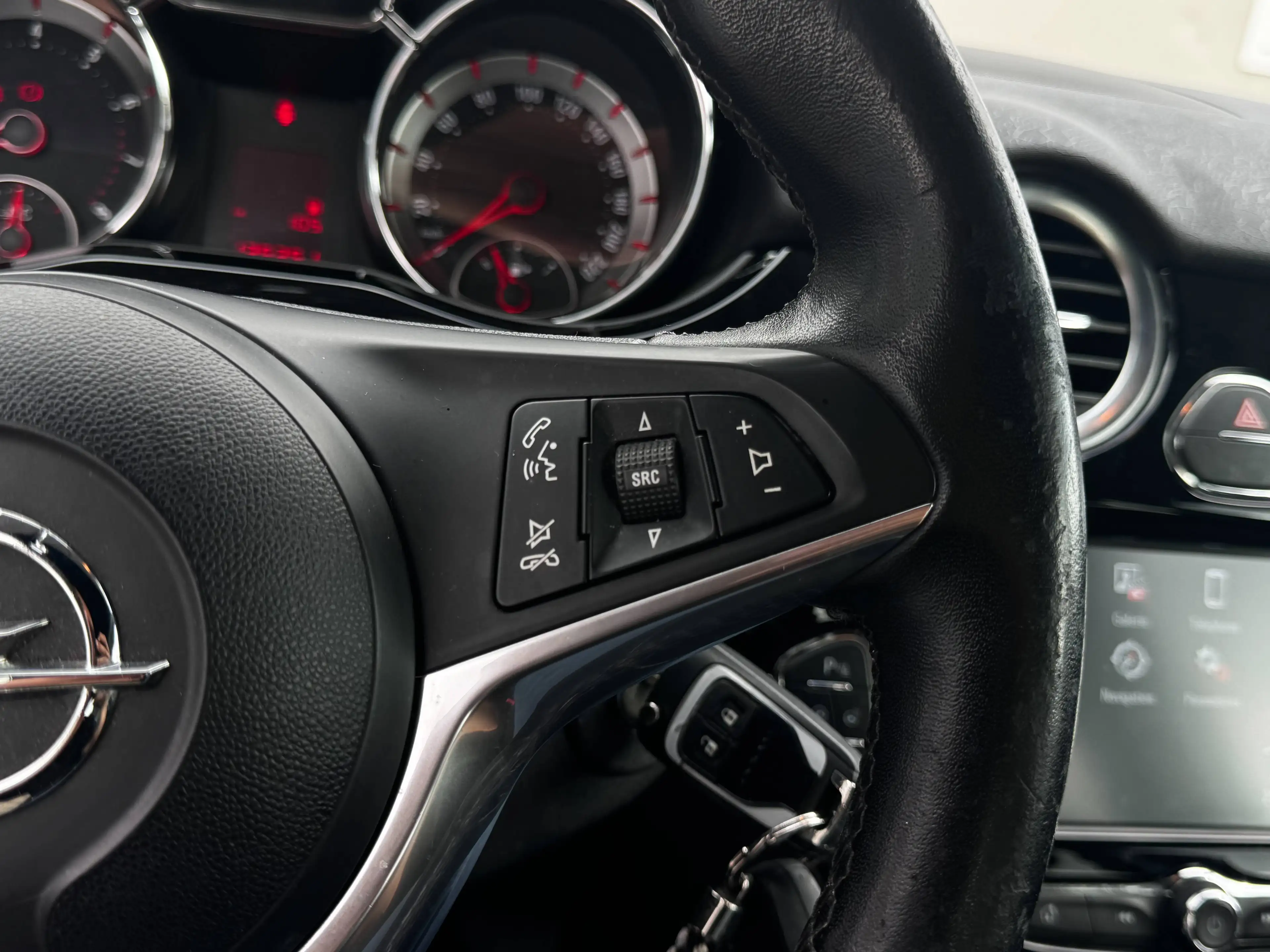 Opel Adam 1.2i Open Air - CARPLAY - CAPTEURS - AIRCO - SIEGES/VOLANT CHAUFFANT - CRUISE CONTROL - GARANTIE 12 MOIS — photo 14