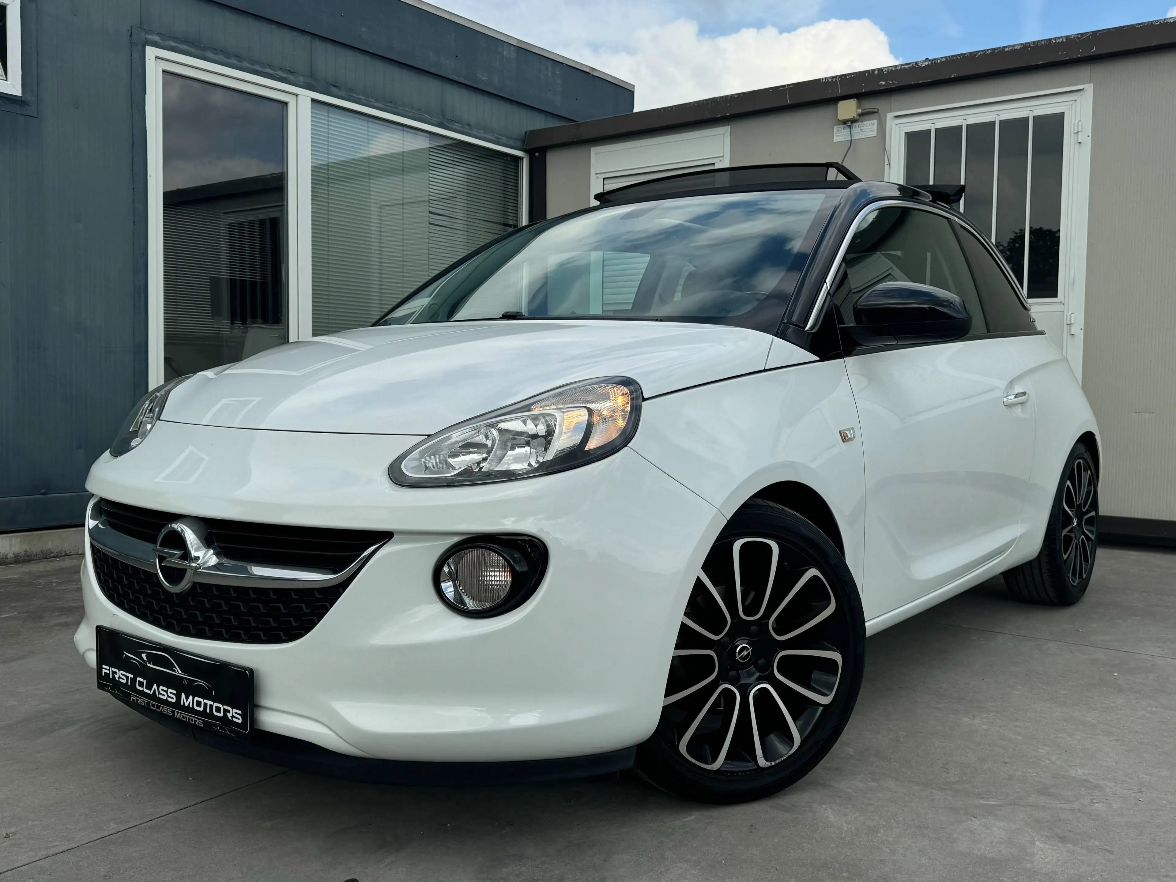 Opel Adam 1.2i Open Air - CARPLAY - CAPTEURS - AIRCO - SIEGES/VOLANT CHAUFFANT - CRUISE CONTROL - GARANTIE 12 MOIS — photo 2