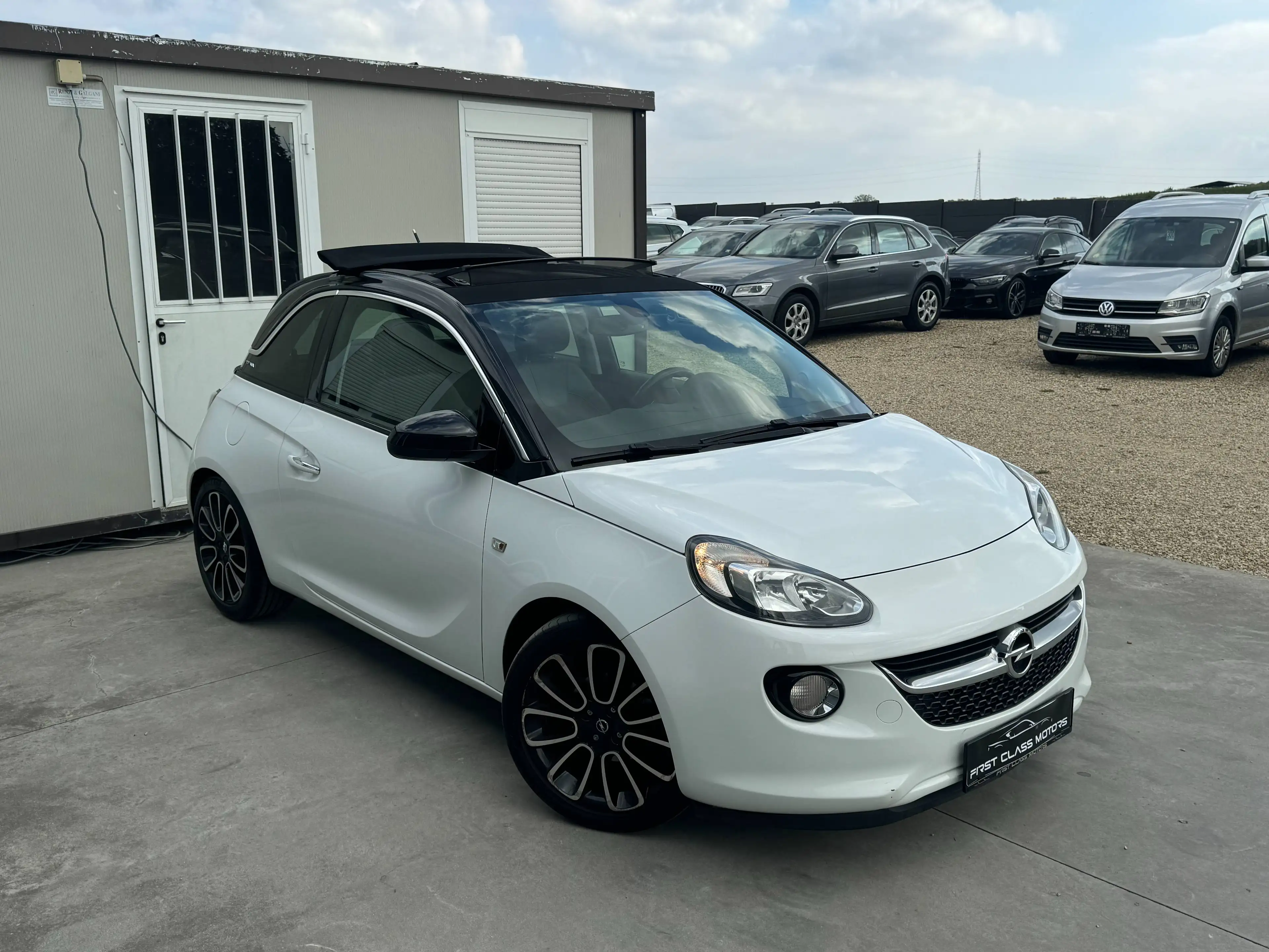 Opel Adam 1.2i Open Air - CARPLAY - CAPTEURS - AIRCO - SIEGES/VOLANT CHAUFFANT - CRUISE CONTROL - GARANTIE 12 MOIS — photo 3