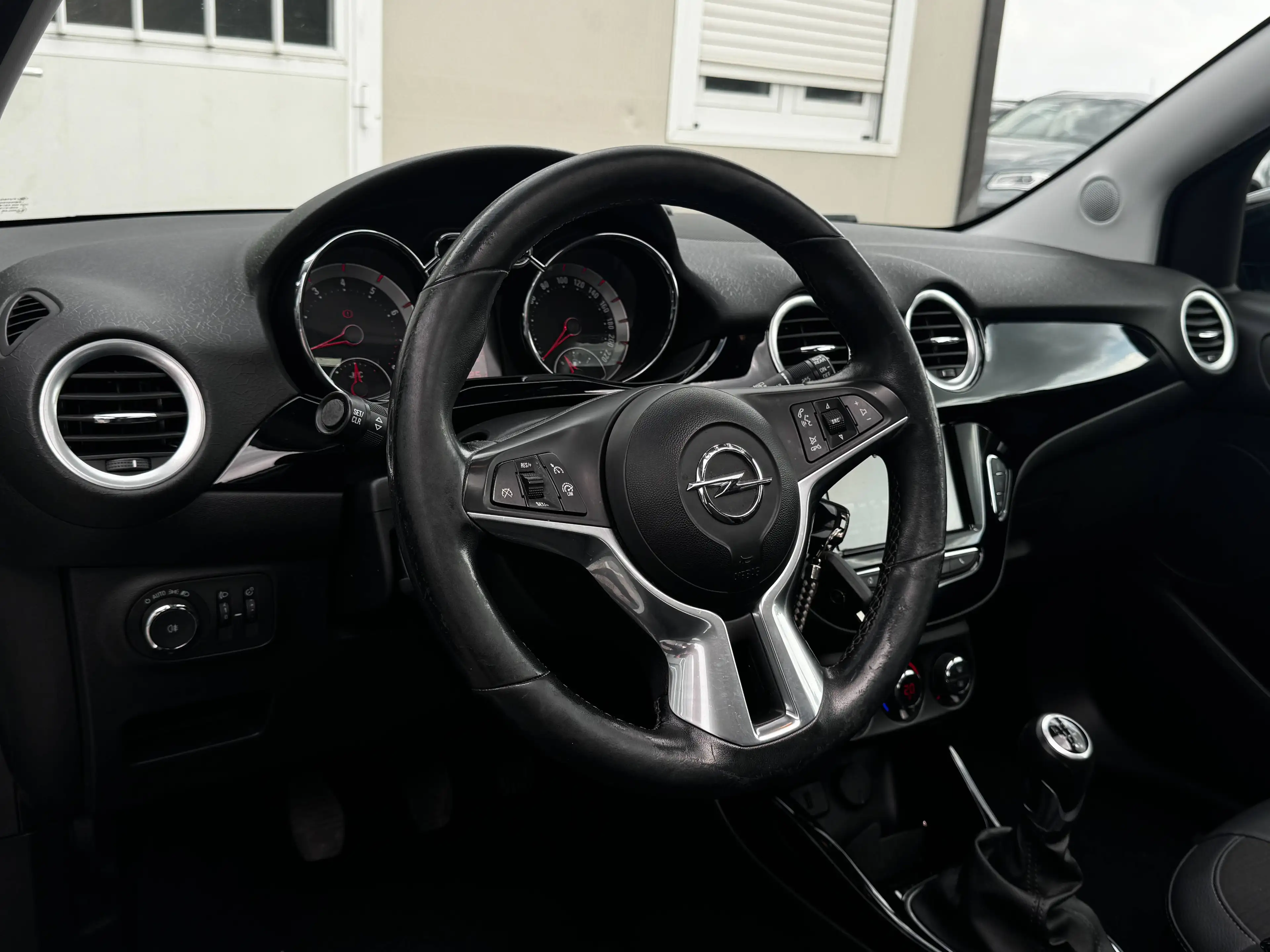 Opel Adam 1.2i Open Air - CARPLAY - CAPTEURS - AIRCO - SIEGES/VOLANT CHAUFFANT - CRUISE CONTROL - GARANTIE 12 MOIS — photo 9