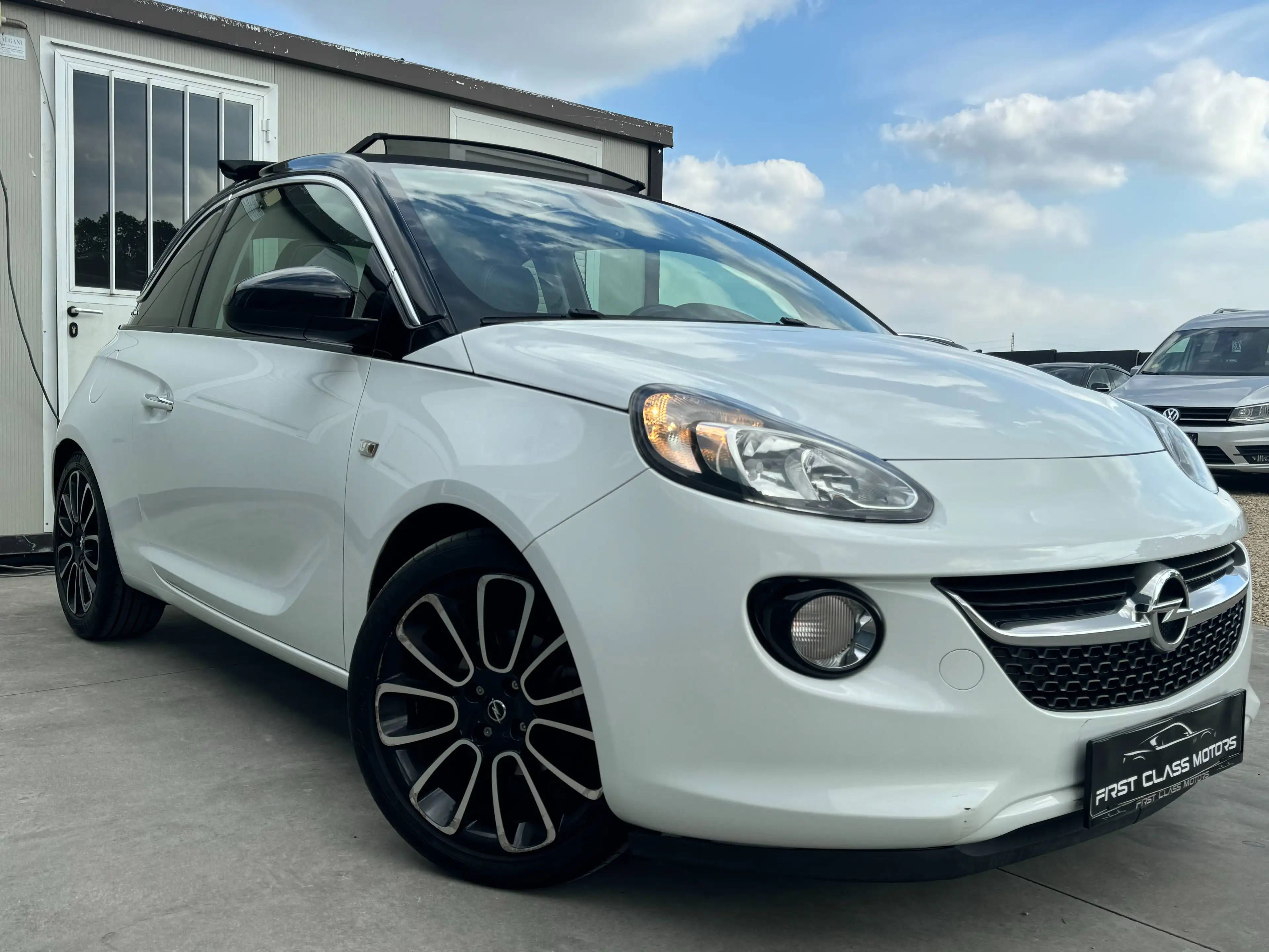 Opel Adam 1.2i Open Air - CARPLAY - CAPTEURS - AIRCO - SIEGES/VOLANT CHAUFFANT - CRUISE CONTROL - GARANTIE 12 MOIS