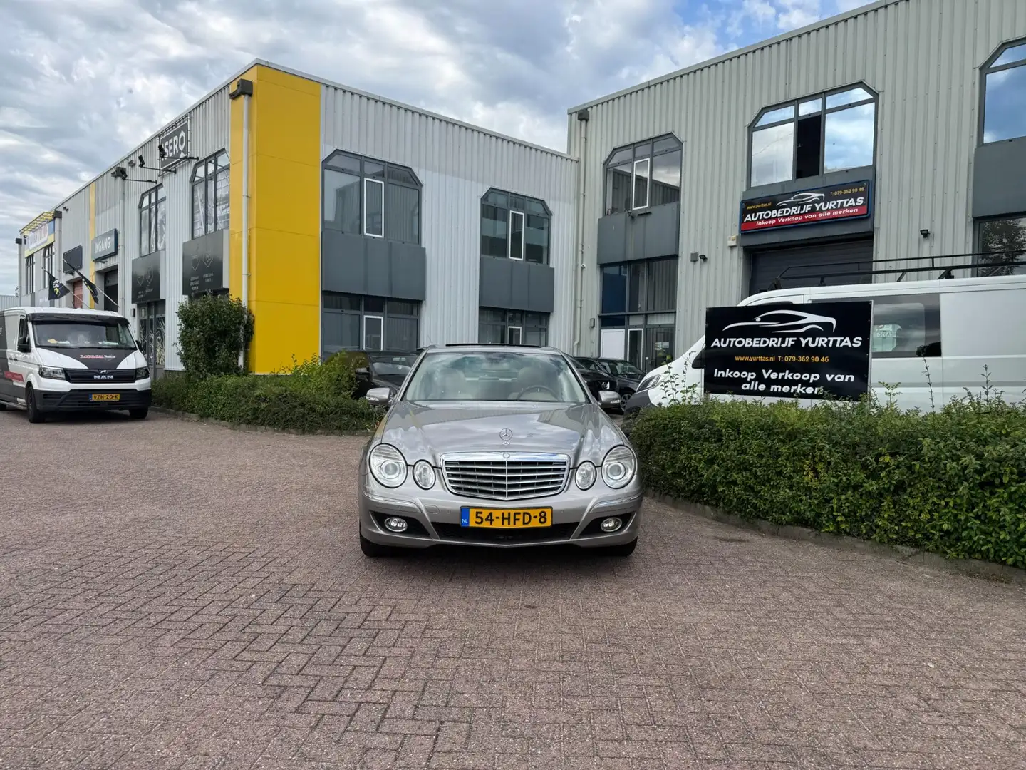 Mercedes-Benz E 230 Elegance Gris - 2