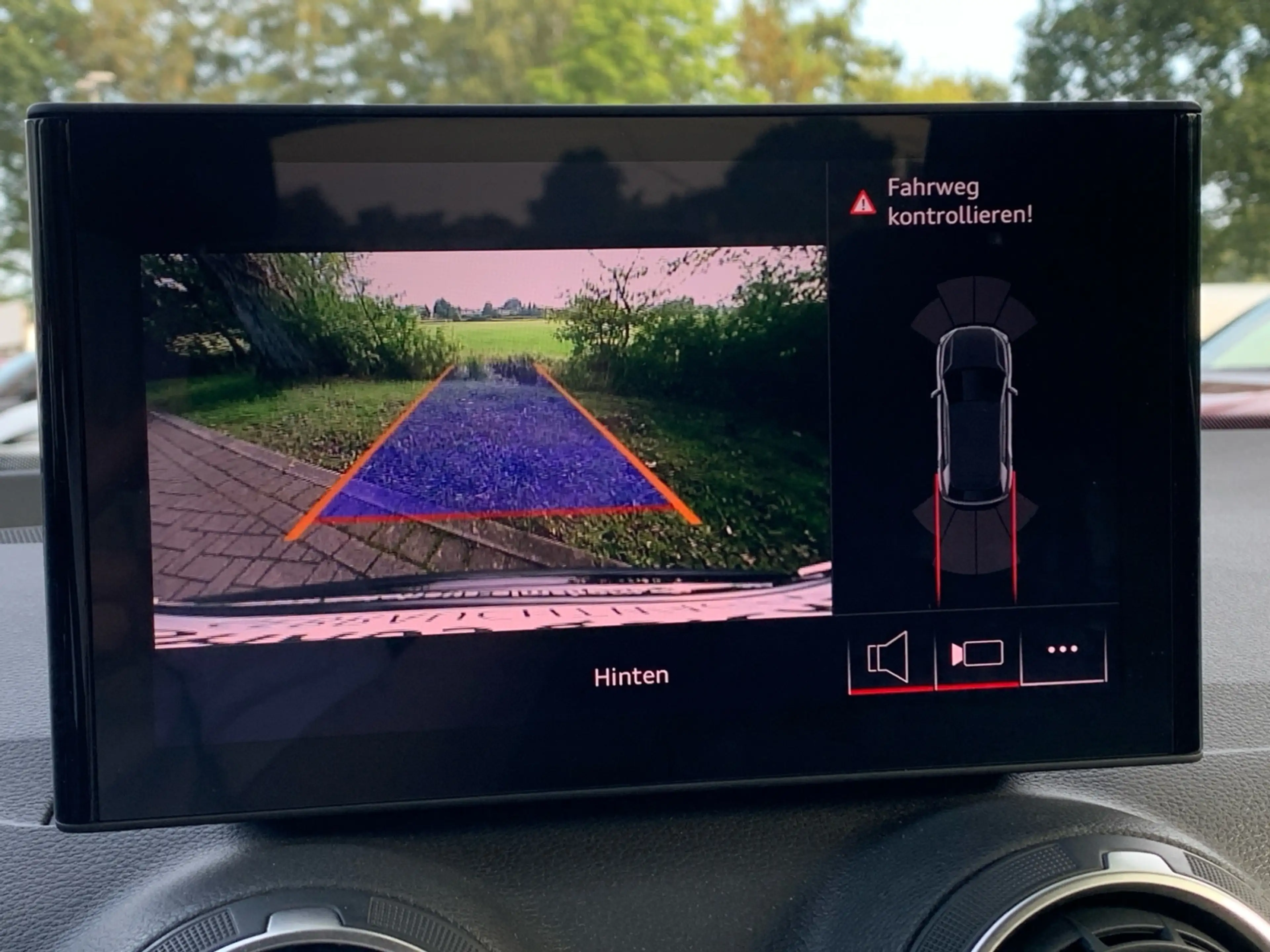 Audi Q2 advanced 30 TFSI NAVI KAMERA SHZ LED PDC — photo 12