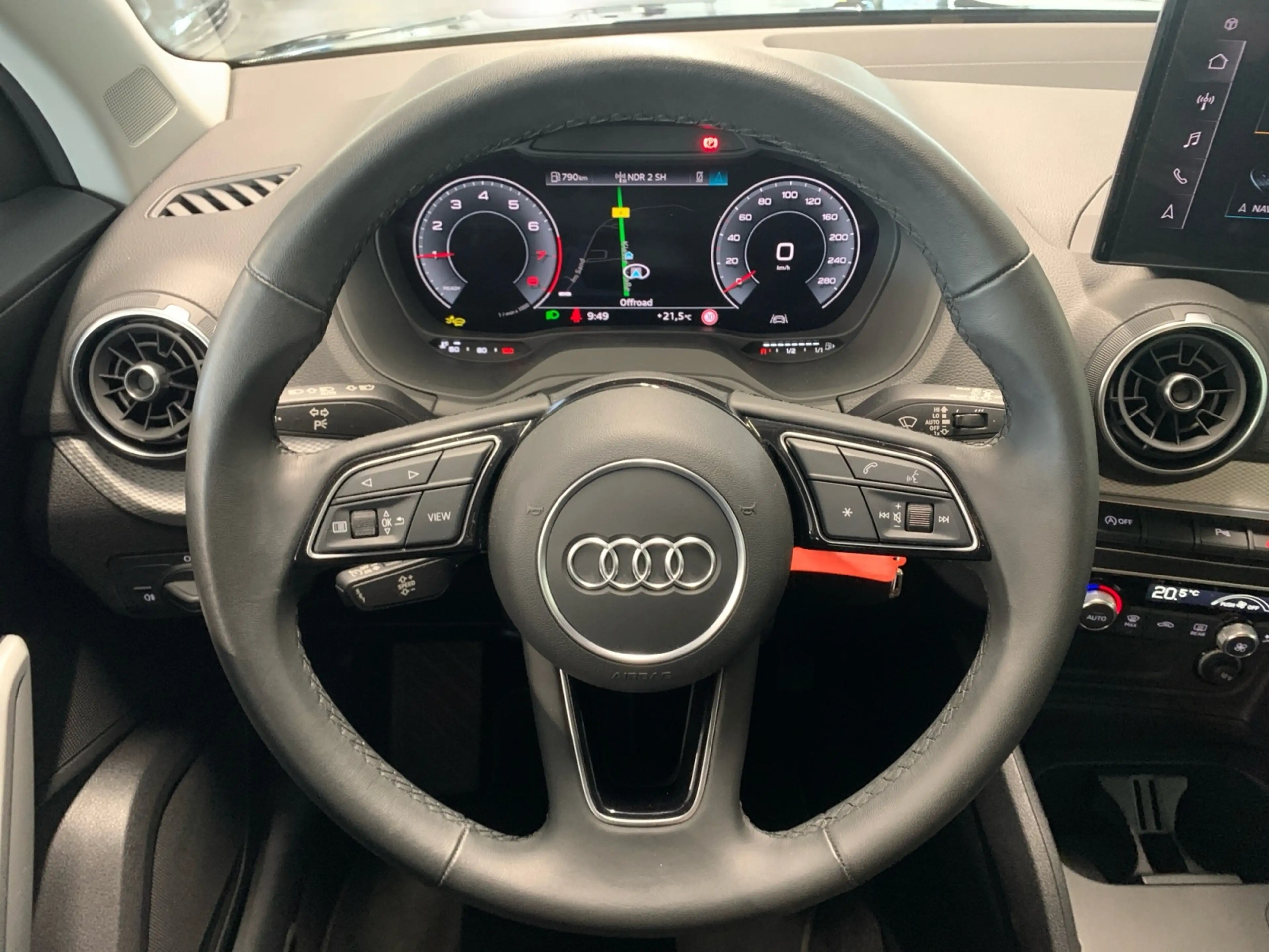 Audi Q2 advanced 30 TFSI NAVI KAMERA SHZ LED PDC — photo 14