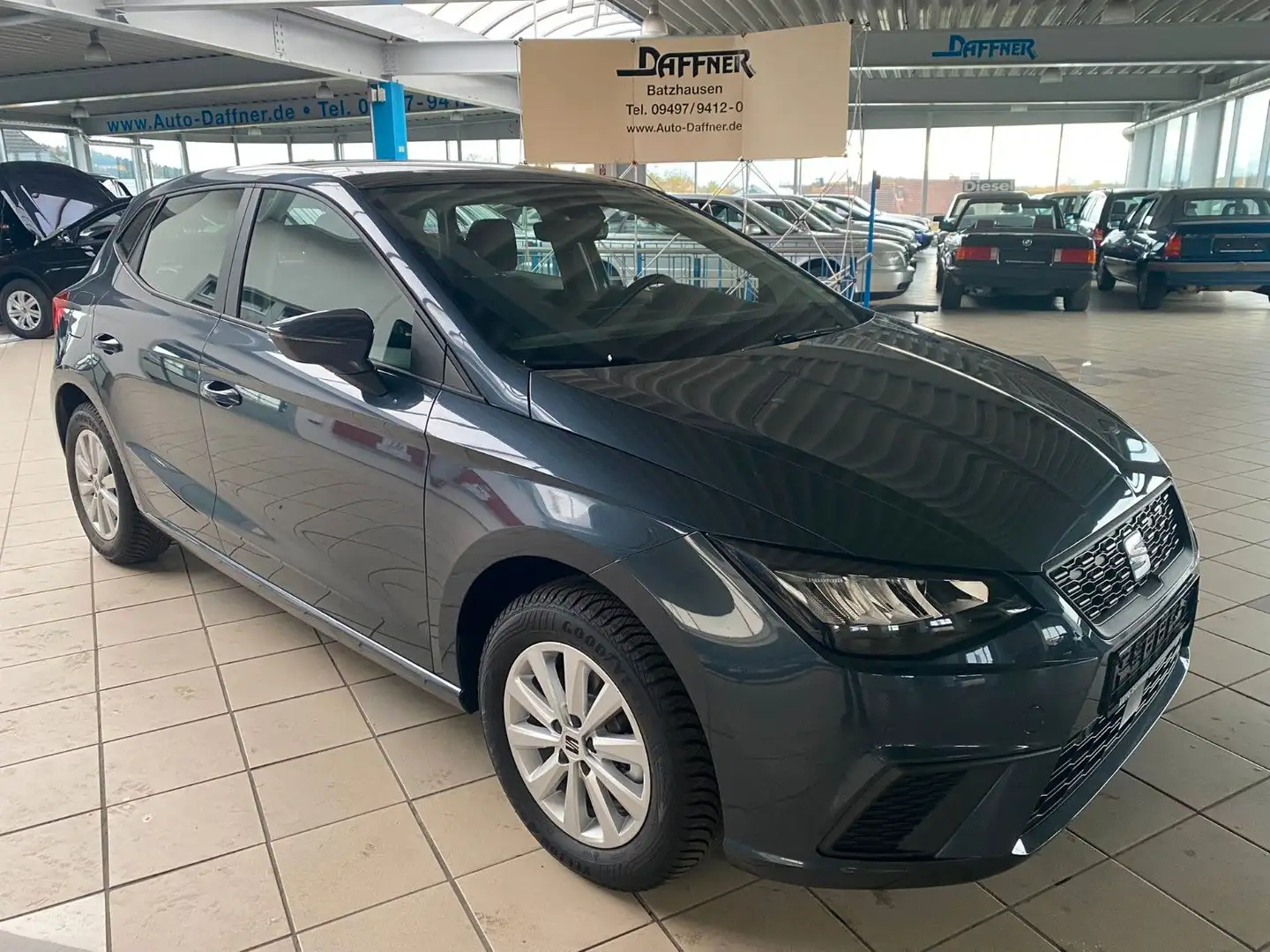 SEAT Ibiza 1.0 TSI 85kW Style DSG/DAB/SZHZG/PDC Gris - 1