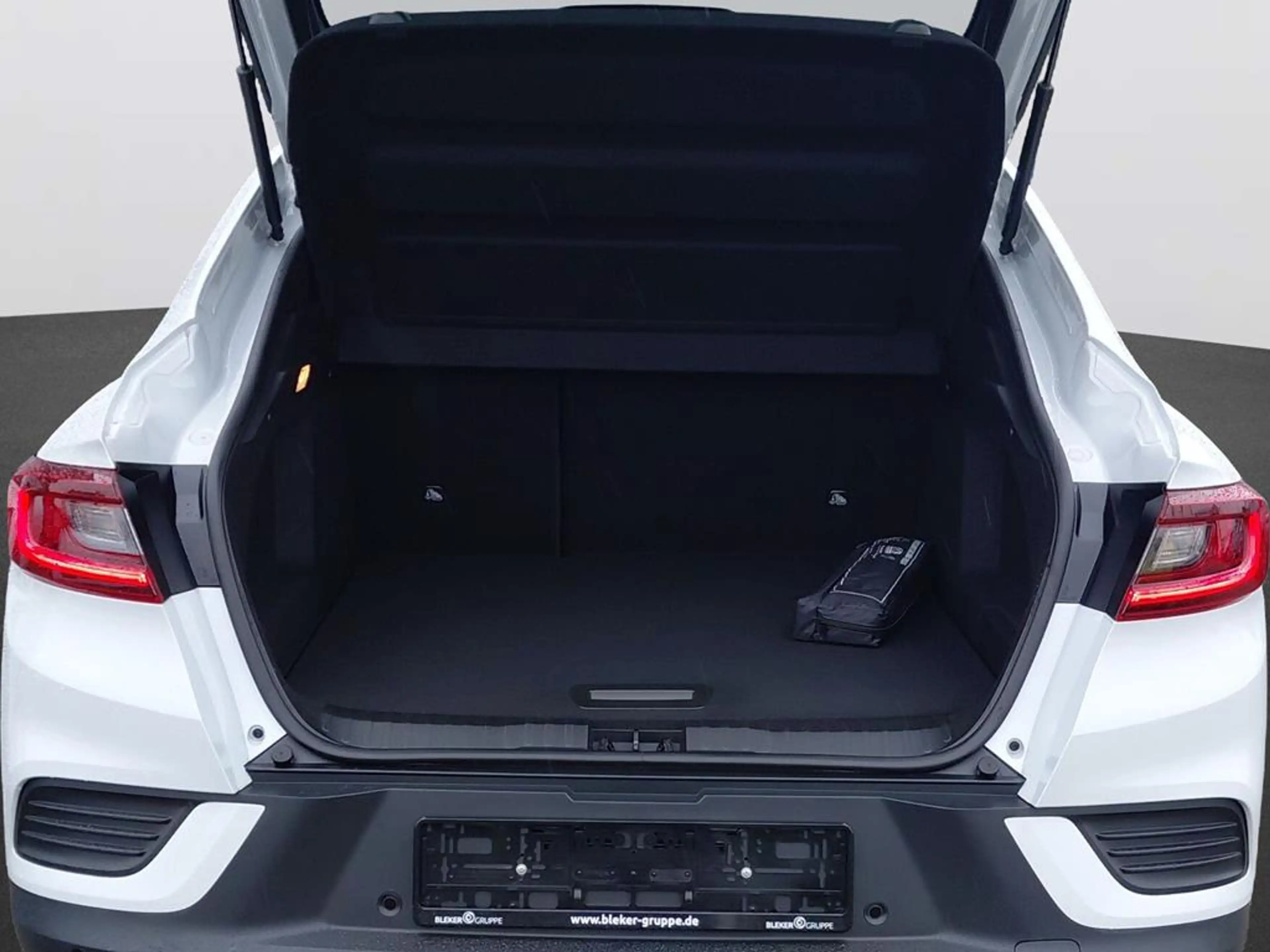 Renault Arkana R.S. LINE E-TECH Hybrid 145 (MY22) — photo 9
