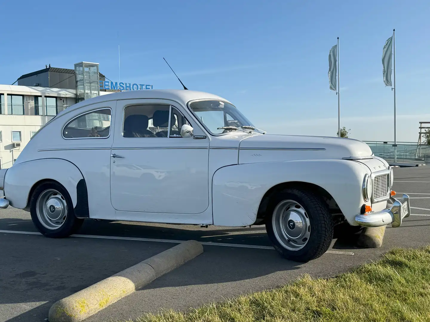 Volvo PV544 Buckel, PV 544 Weiß - 2