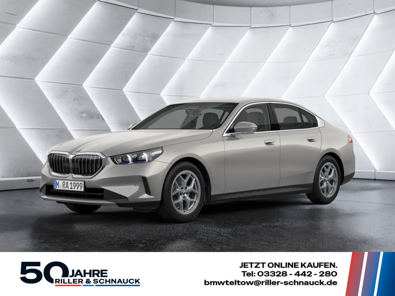 BMW 520 i PDC SHZ KAMERA H/K NAVI ACC STANDHZ LED