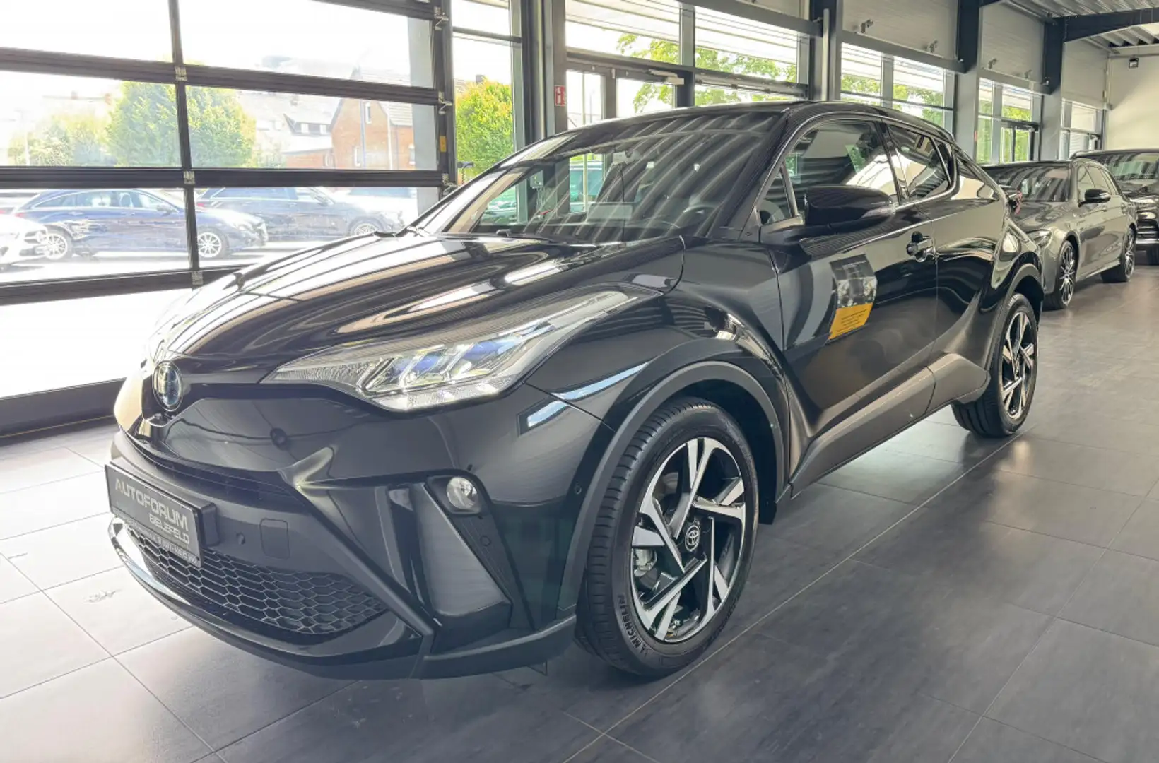Toyota C-HR 1.8 Hybrid Team D|ACC|LED|Kamera|Navi|LM18 Schwarz - 2