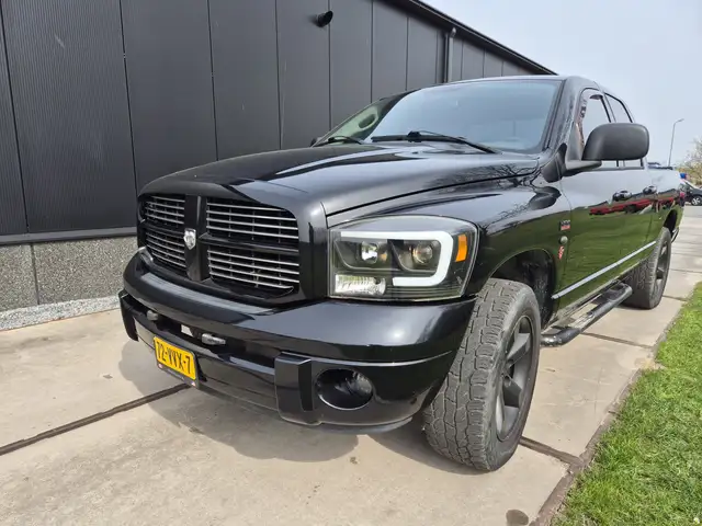 Dodge RAM 1500 5.7 hemi 4x4 lpg zeer mooi led 3000kg trekhaa
