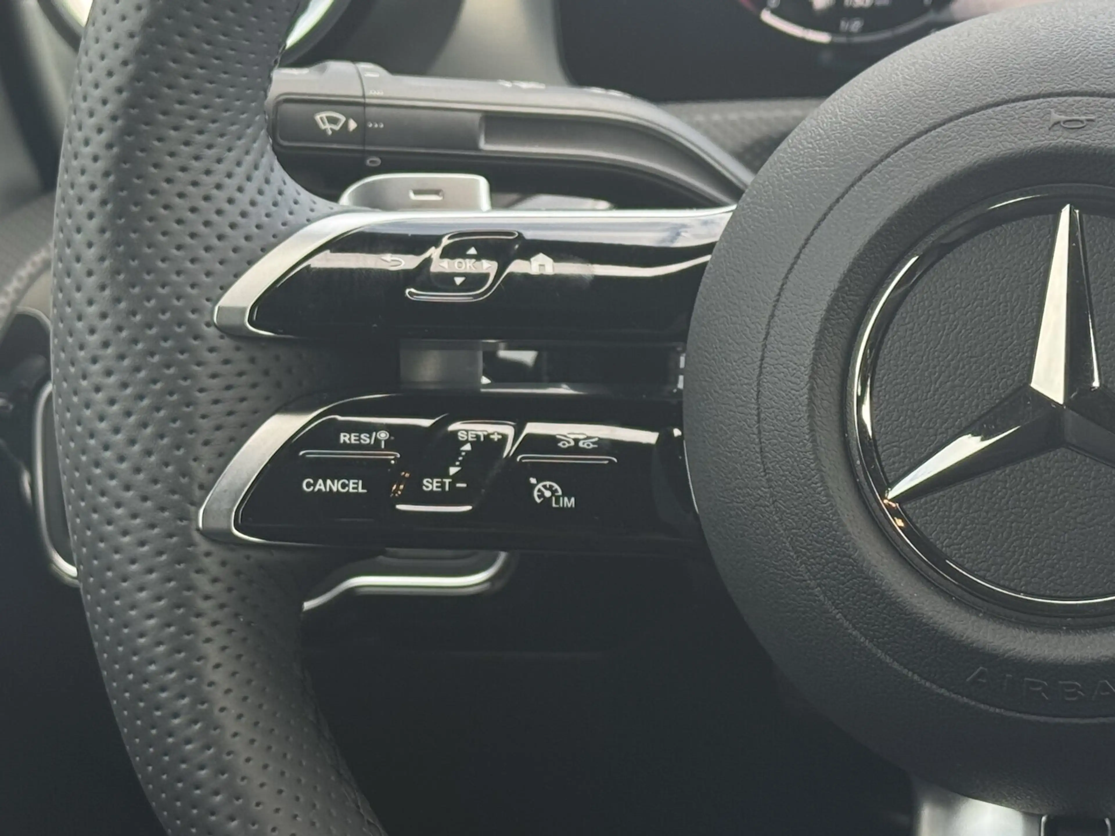 Mercedes-Benz CLA 180 CLA 180 Coupé AMG Distro 360Kam Multibeam Nightp — photo 14