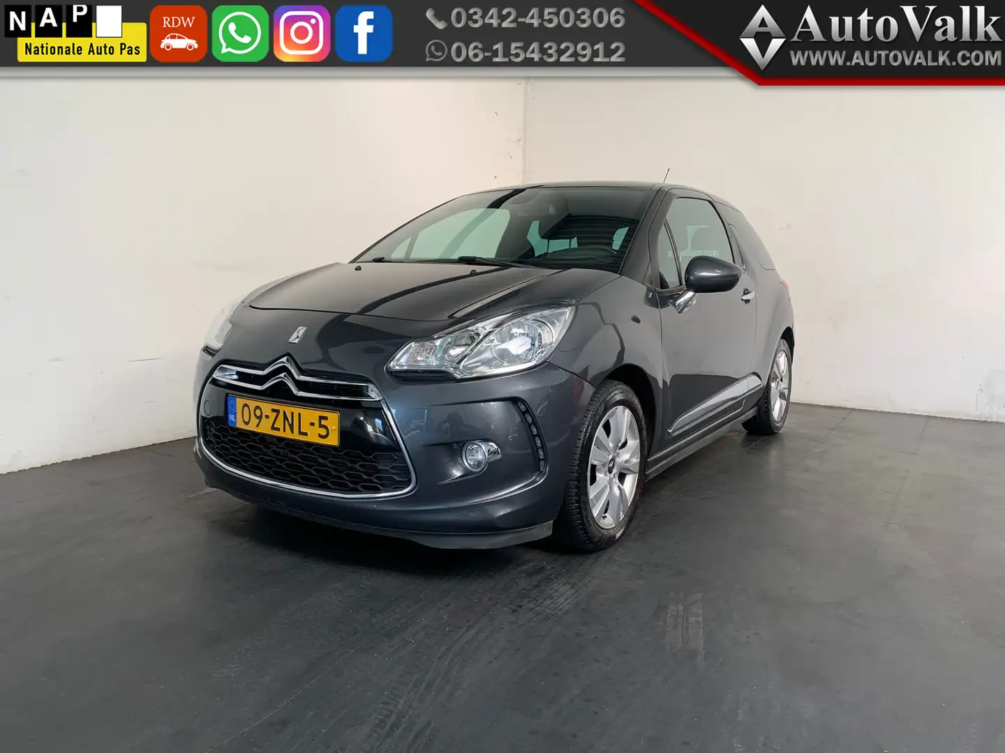 Citroen DS3 1.6 VTi So Chic. Automaat! Gris - 1