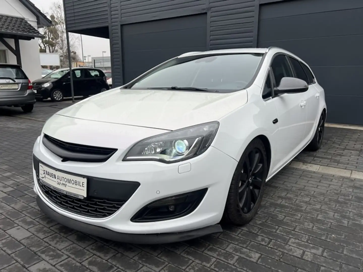 Opel Astra J Sports Tourer Innovation+Klima+Navi+Tempomat+PDC - 1