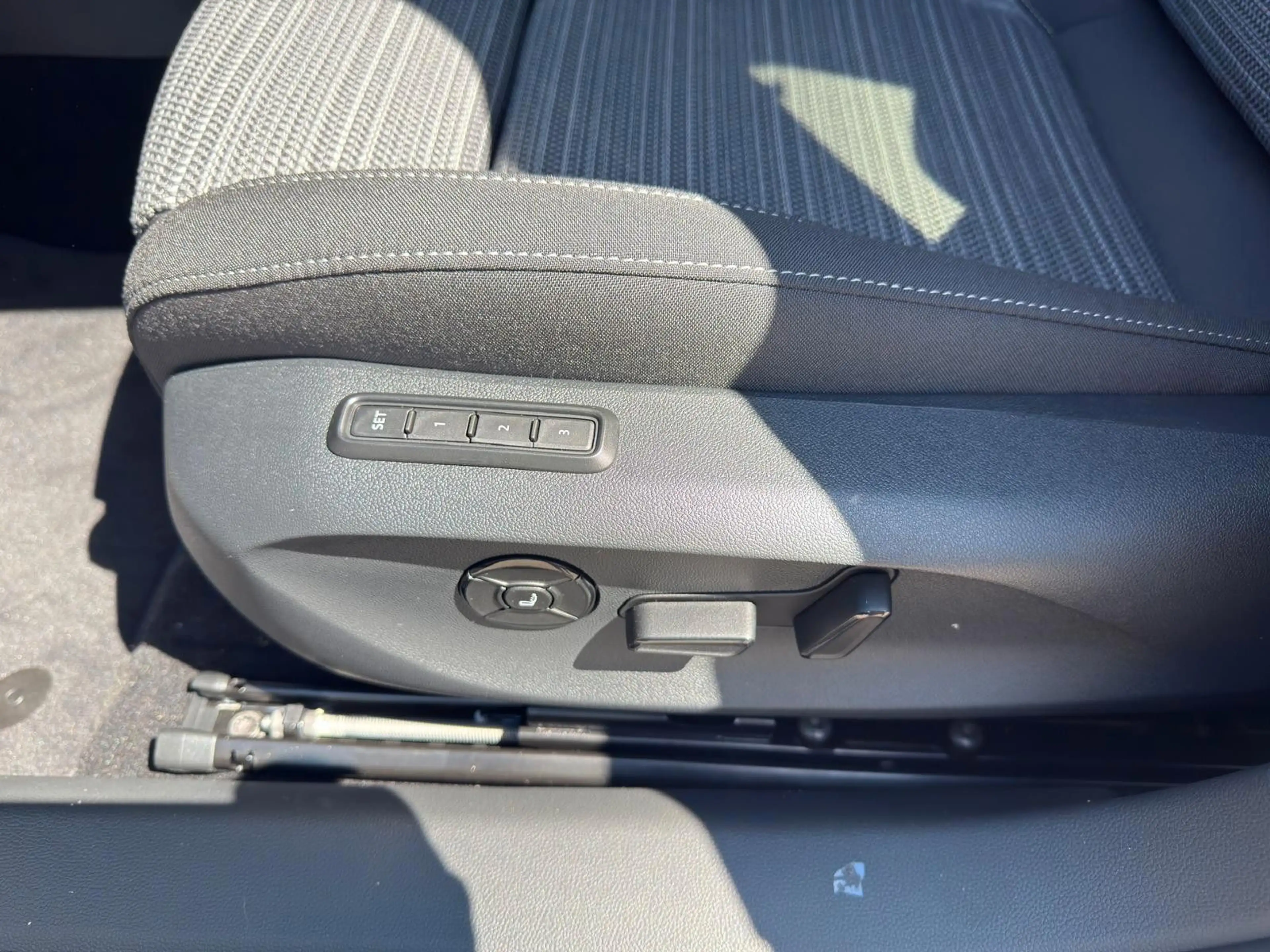 Skoda Superb Combi 1.5 TSI iV 150 kW Selection — photo 13