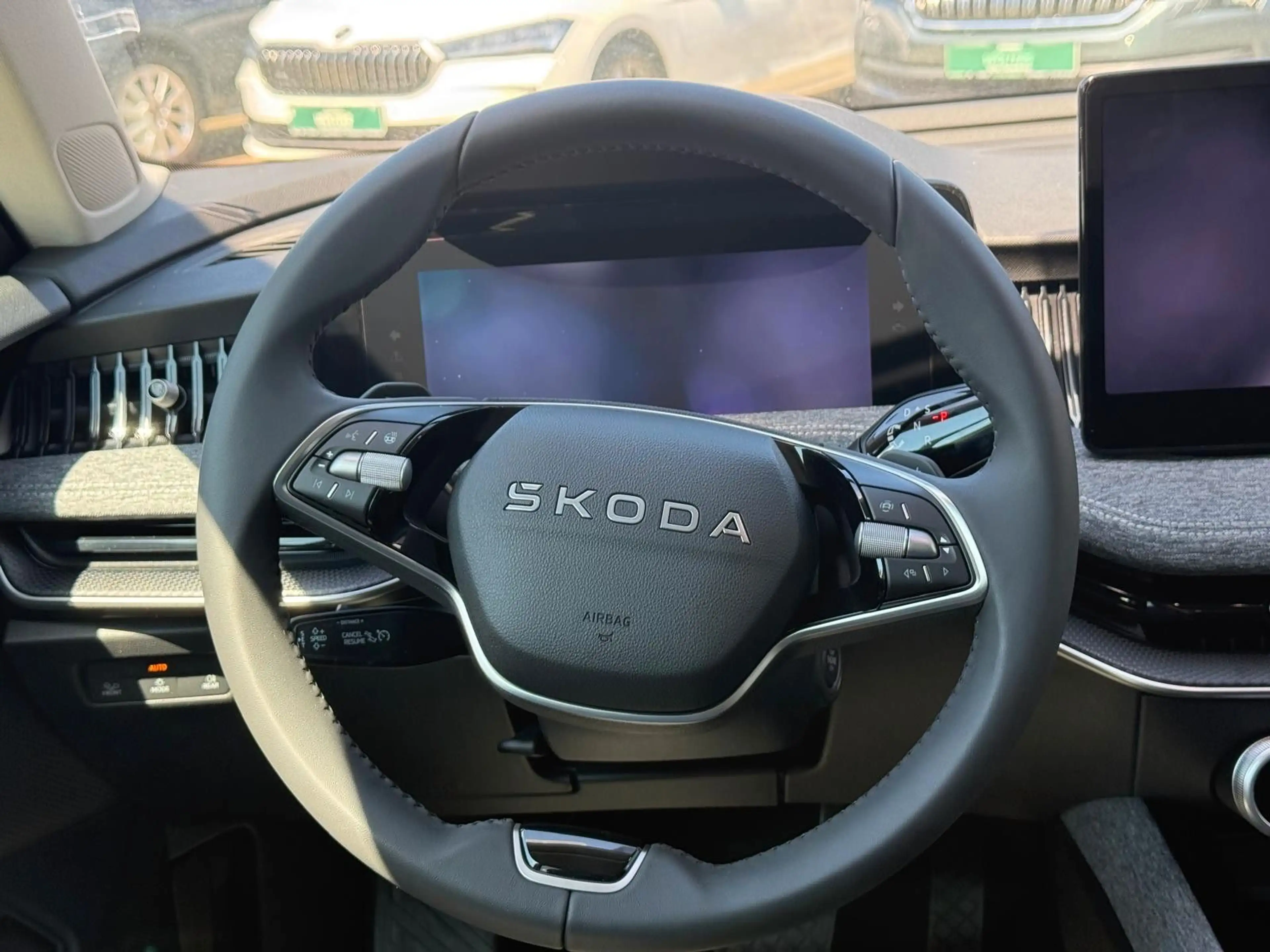 Skoda Superb Combi 1.5 TSI iV 150 kW Selection — photo 17