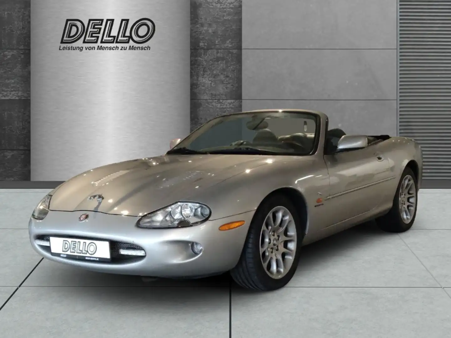 Jaguar XKR CABRIO 4.0,V8 Kompressor, ALU Felgen, Automatik, L Grau - 1