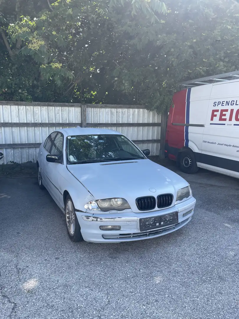 BMW 330 330d - 1