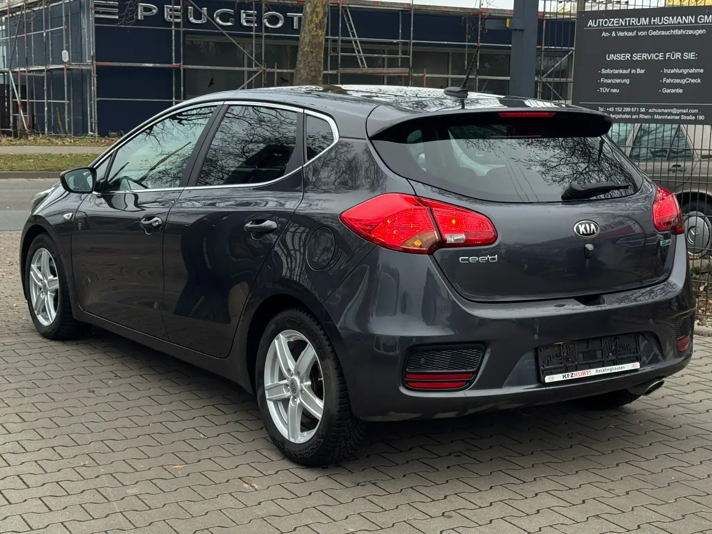 Kia Ceed / cee'd Kia CEED 1.6CRDI KLIMA NAVI KAMERA EU6 TÜV 3/27 Gris - 2