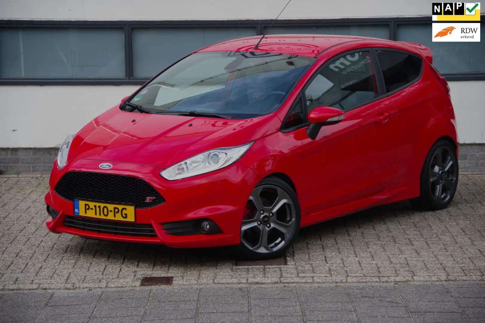 Ford Fiesta 1.6 ST2 Nieuwstaat! Rood - 1