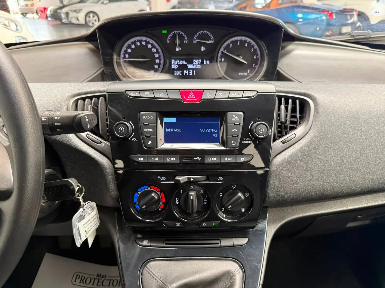 Lancia Ypsilon 2022 — фото 12