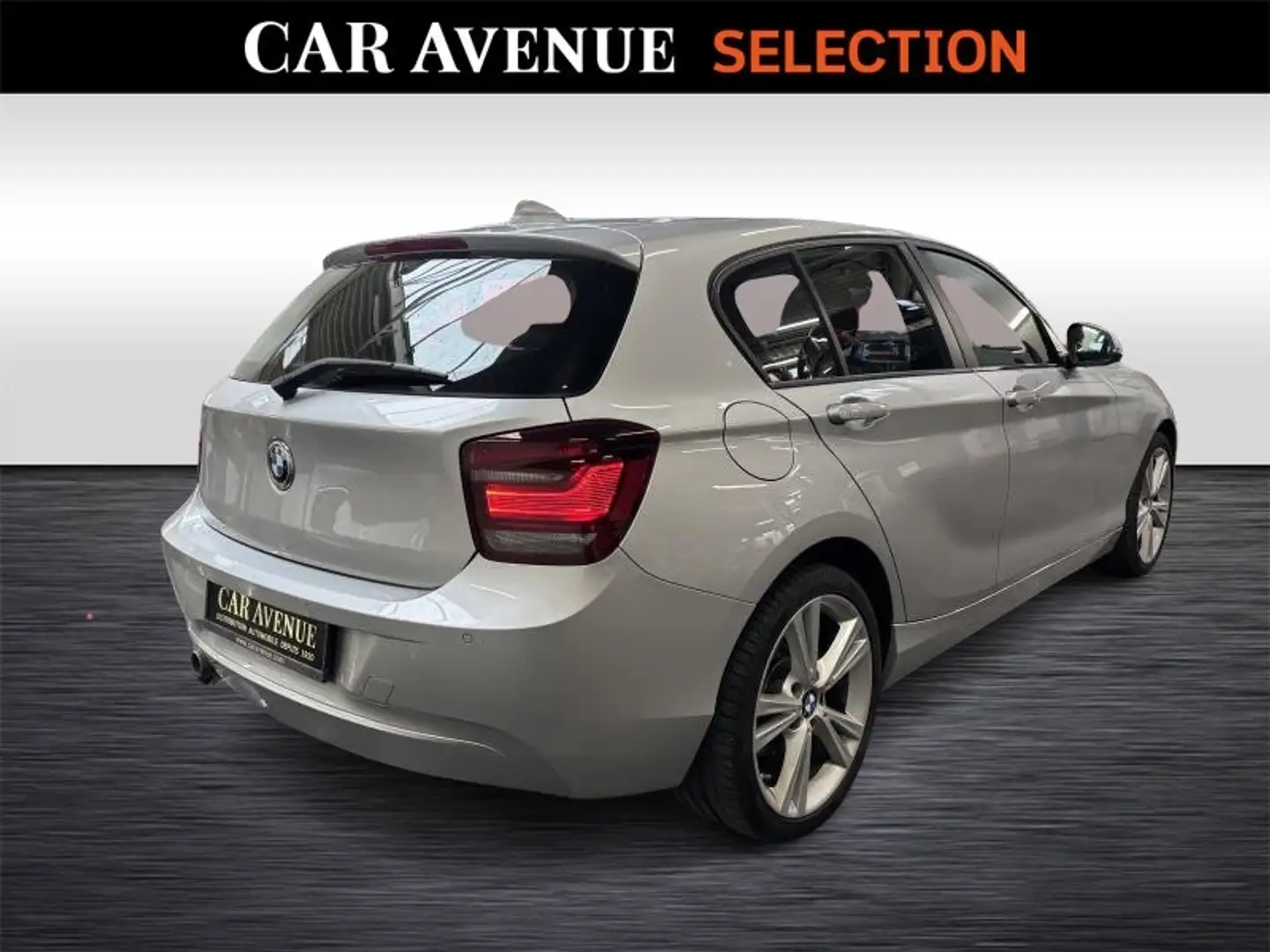 BMW 118 Hatch Gris - 2