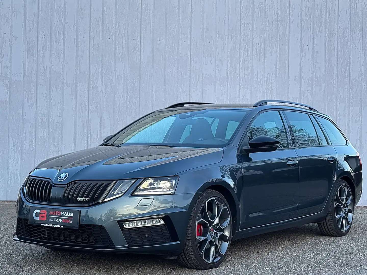 Skoda Octavia RS 2,0 TDI 4x4 DSG Grau - 1